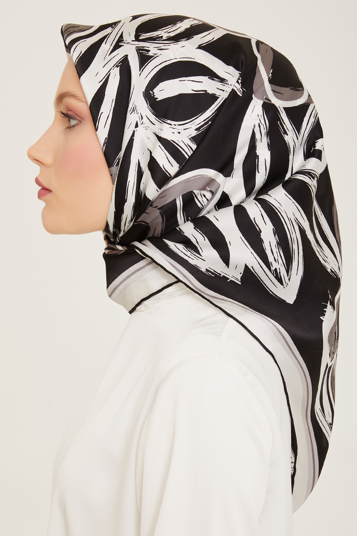 روسری زنانه آرمینه | E24YA9123D02 Armine - Image 2