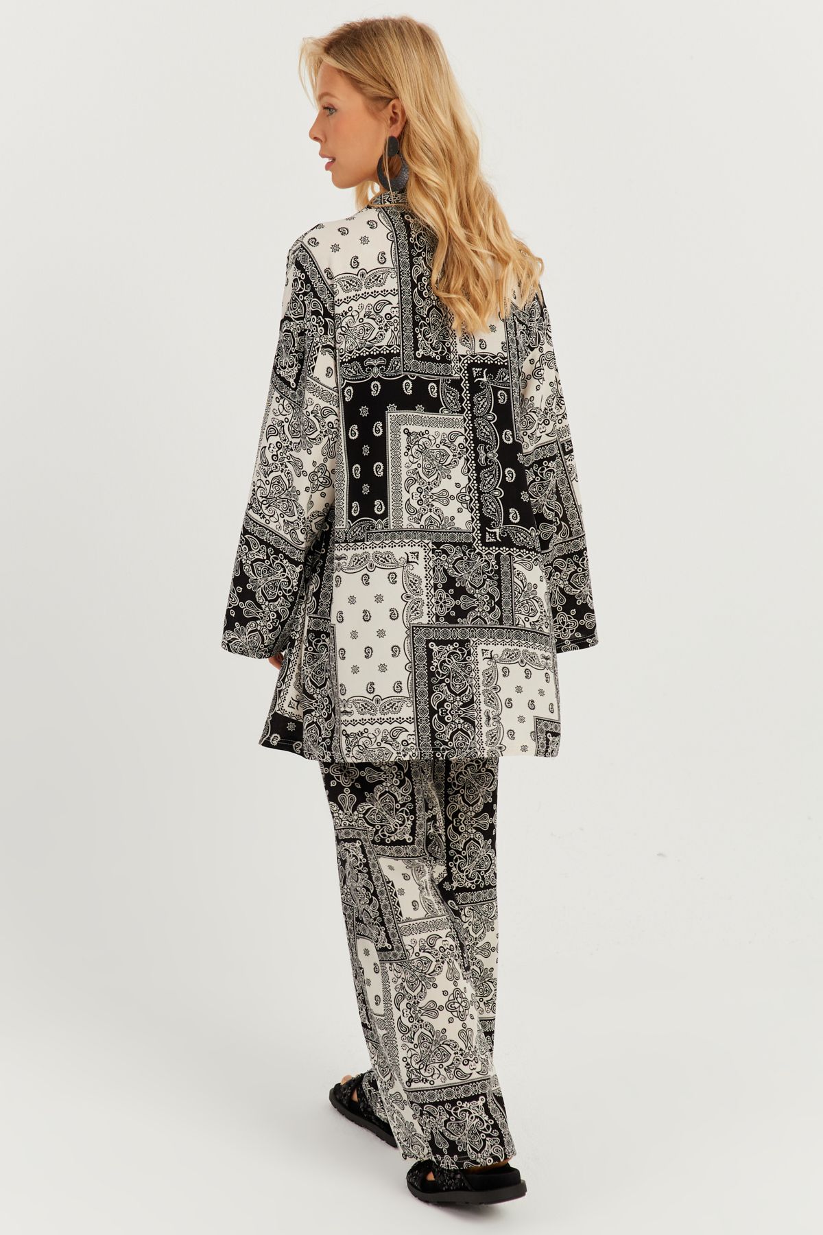 Cool & Sexy-Set kimono pentru femei cu model negru-ecru GÇ156 4