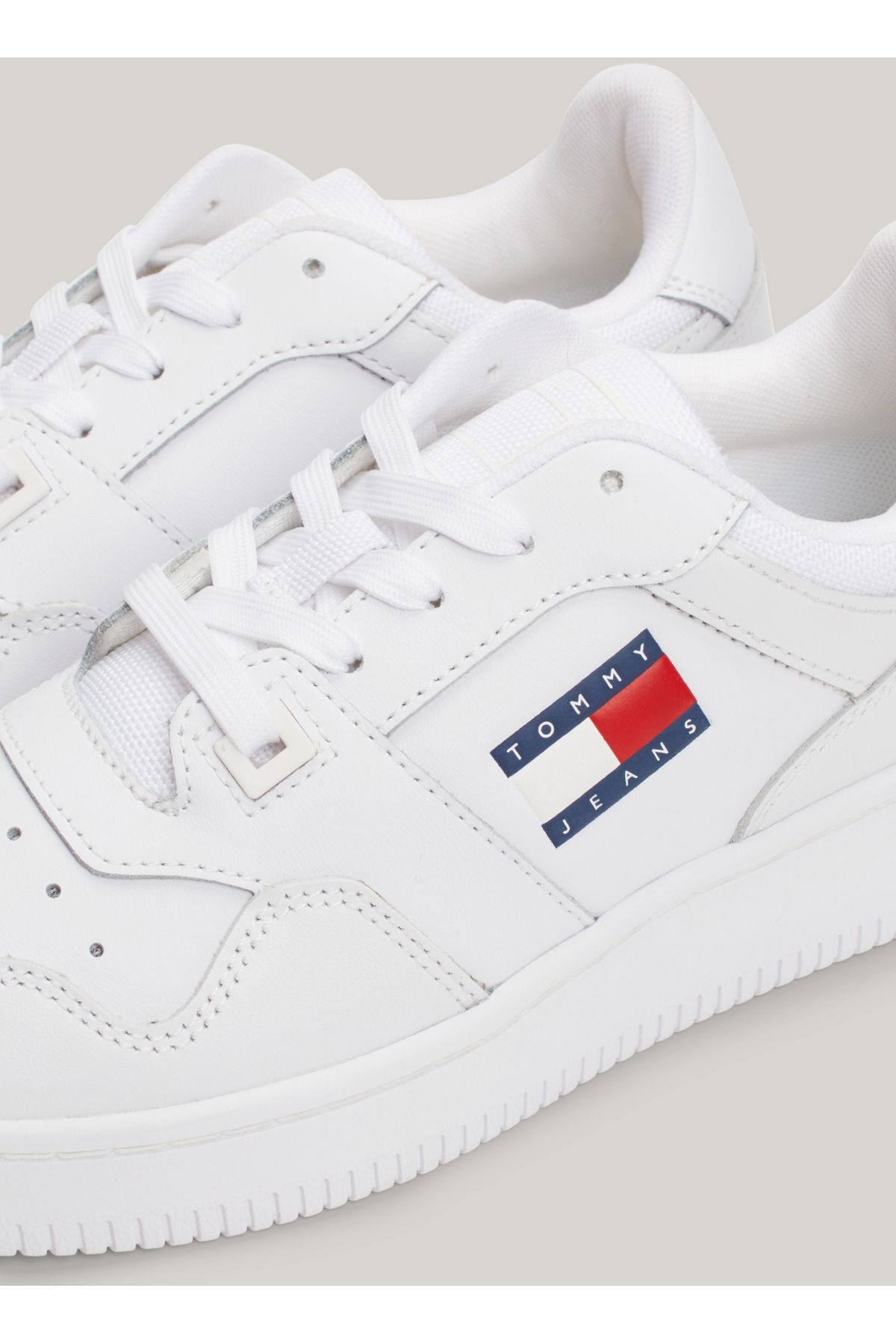 Tommy Hilfiger Beyaz Kad n Sneaker EN0EN02505YBS Fiyat Yorumlar Trendyol