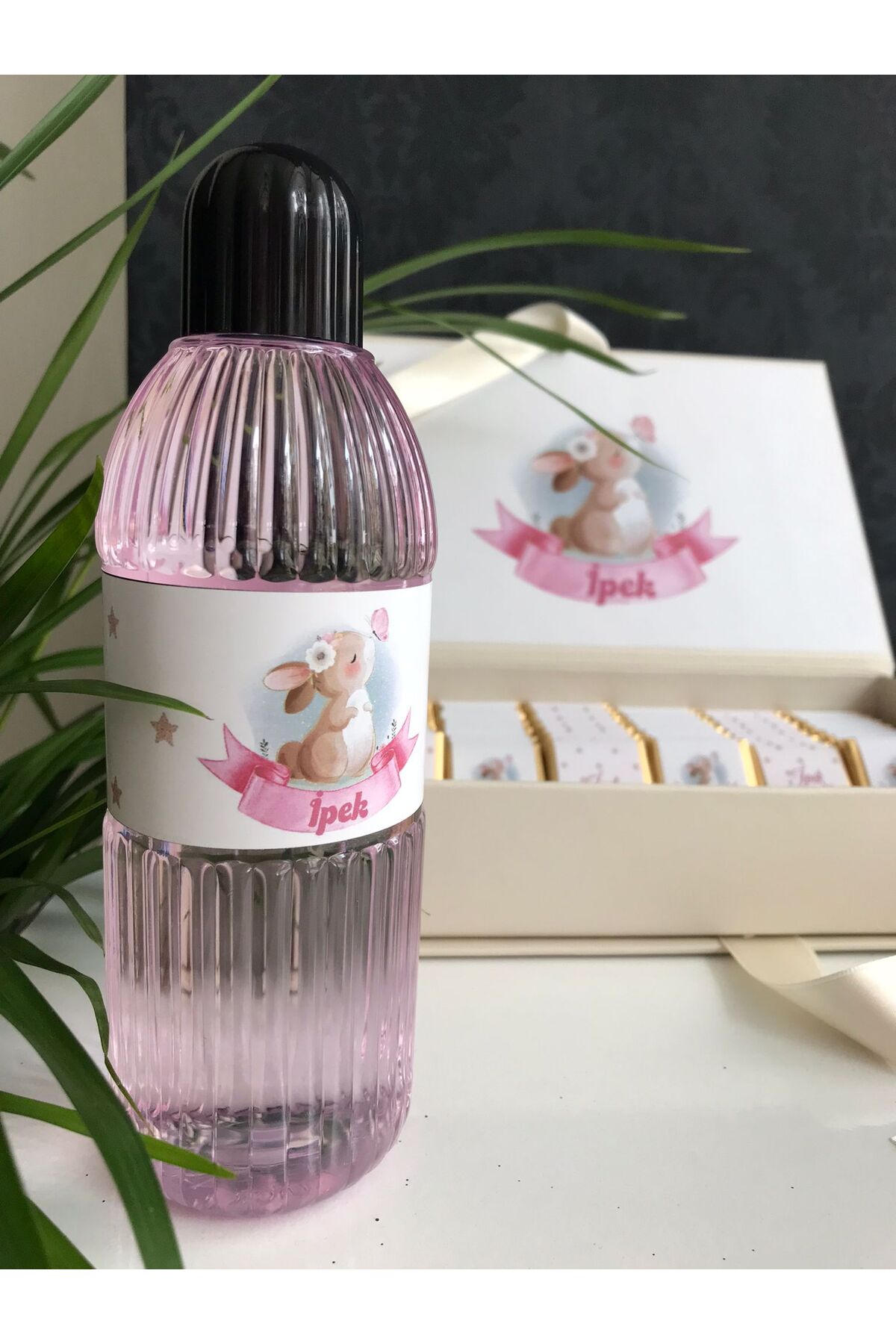 Minemiss Tasarım Lüks Kutulu İsme Özel Tasarımlı Kız-Erkek Bebek Çikolatası 70 Adet Dogum-Yaş Günü-Hediyelik Çikolata fotoğrafı 5 (önizleme)