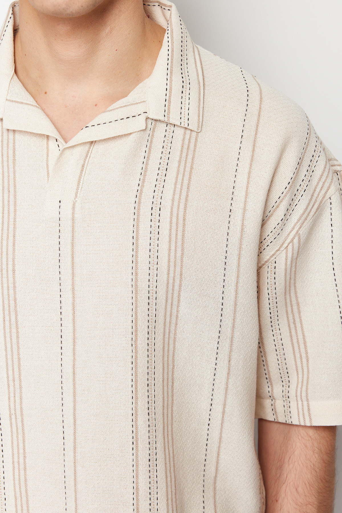 Trendyol Collection-Напівпальто в смужку екрю Regular Fit Gomlek TMNSS24GO00045 5