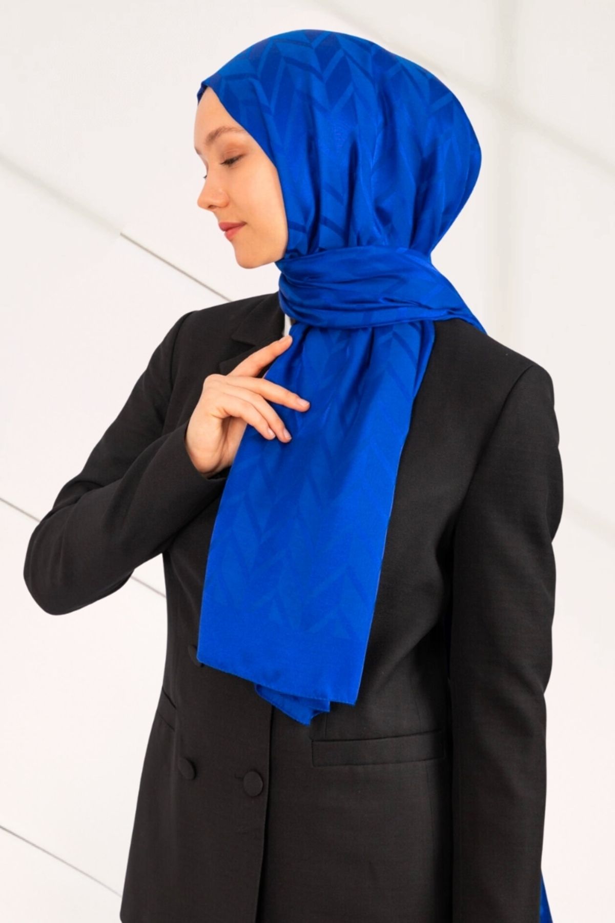 Hijabchi импортная шелковистая жаккардовая шаль высшего качества — Saks Blue JACQUARD1