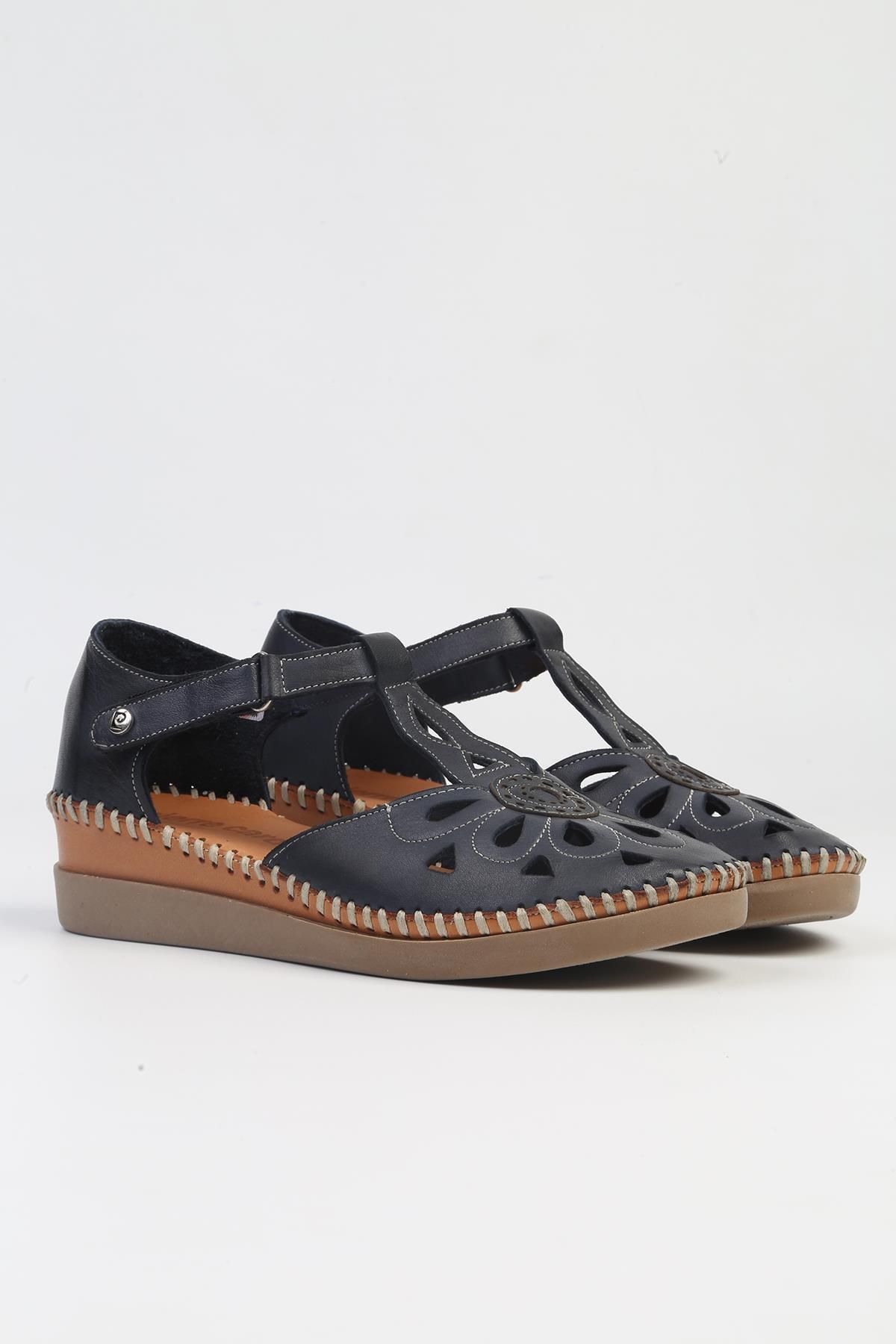Pierre Cardin-®| PC-53024- 3963 حذاء كاجوال بكعب نسائي أزرق داكن 2
