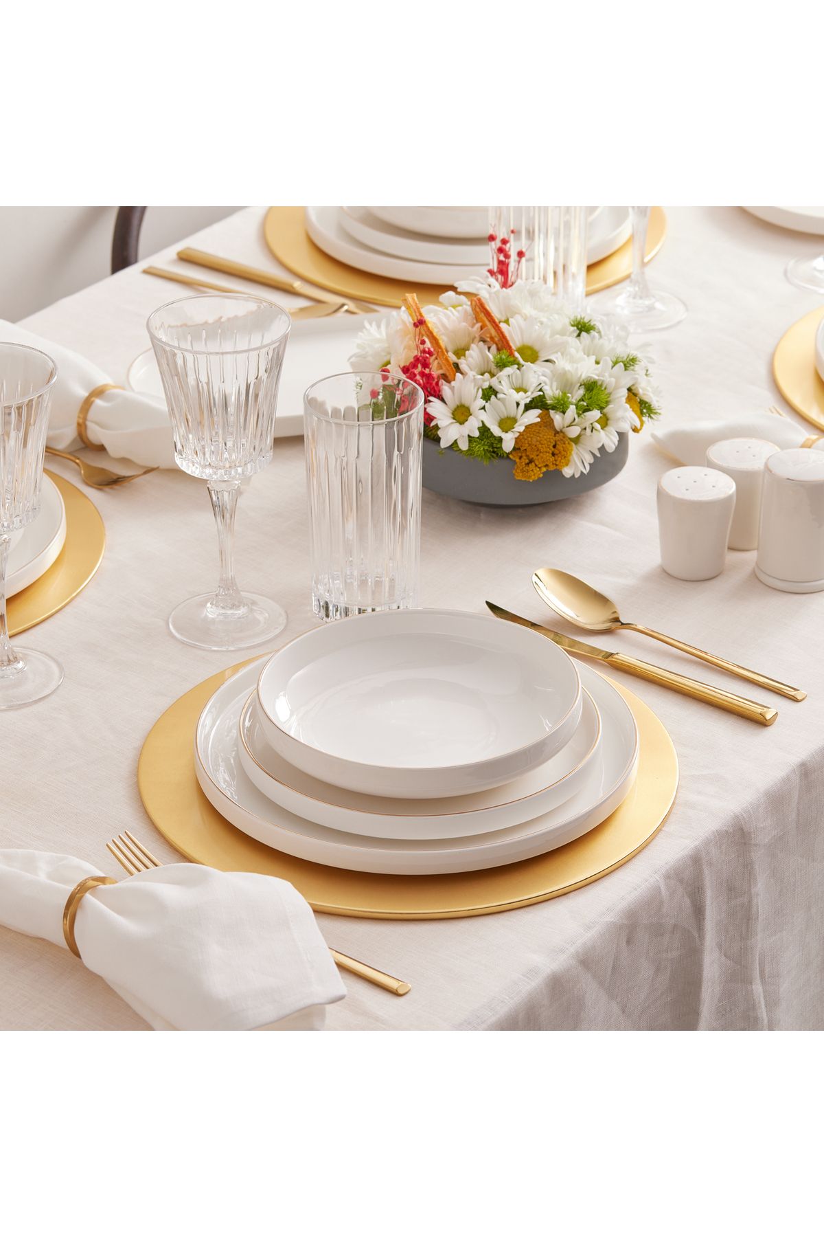 Karaca-Neu Saturn Gold 59-teiliges Streamline Porzellan Geschirrset für 12 Personen Set 8