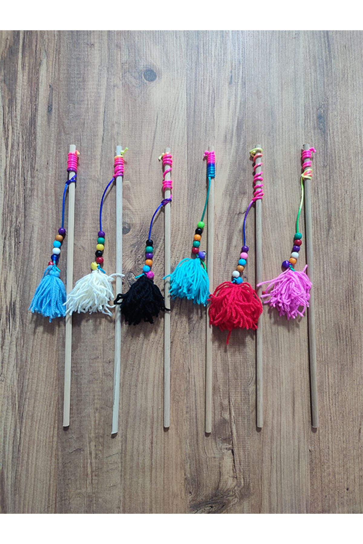 Pet Markt-Plush Cat Fishing Rod Toy with Bells and Beads Random Color 1 Piece 2