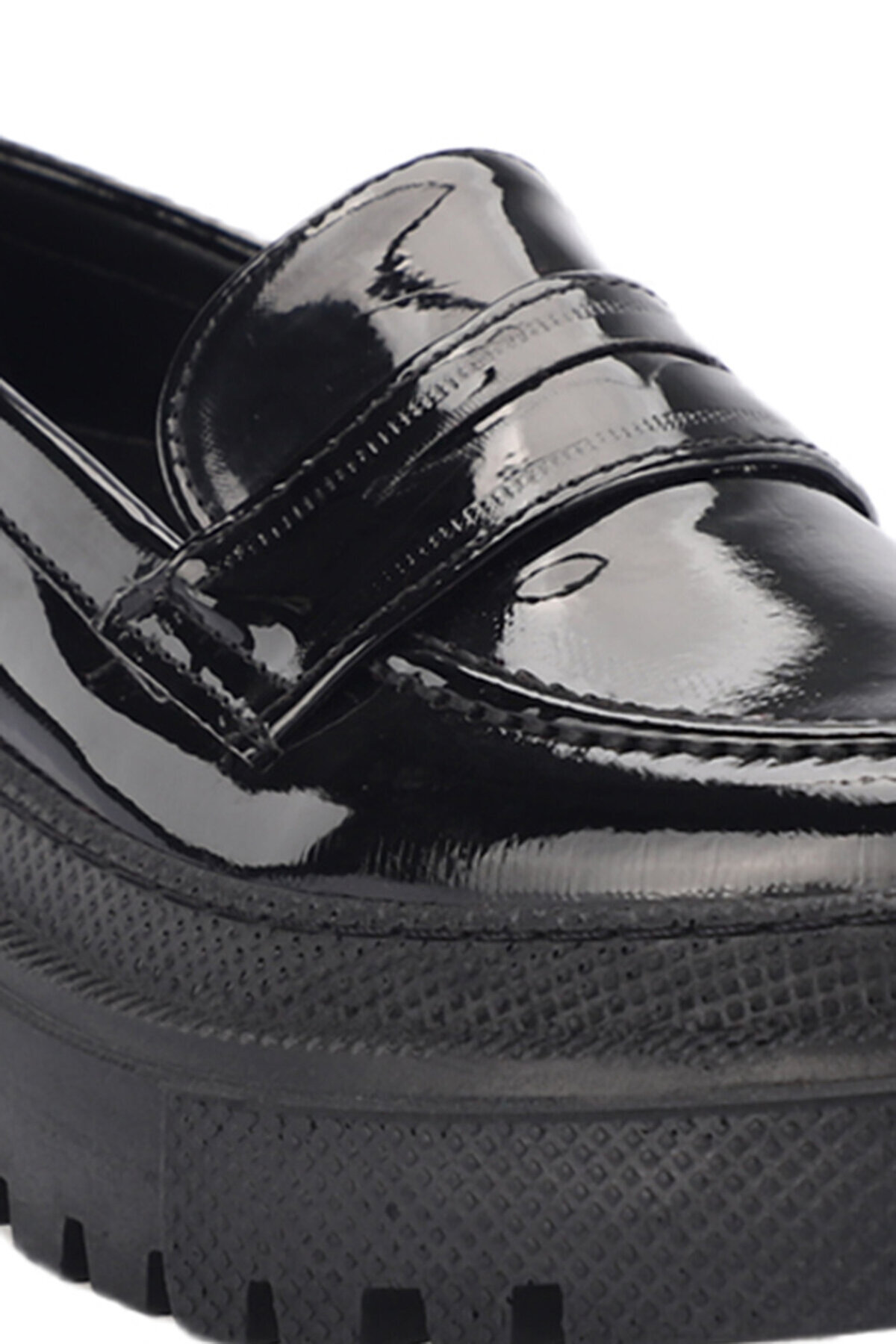 ® Nox  Yüksek Sert Dayanıklı Özel Kalın Taban Şık Tasarım Loafer Ayakkabı Kadın Siyah Rugan 5cm