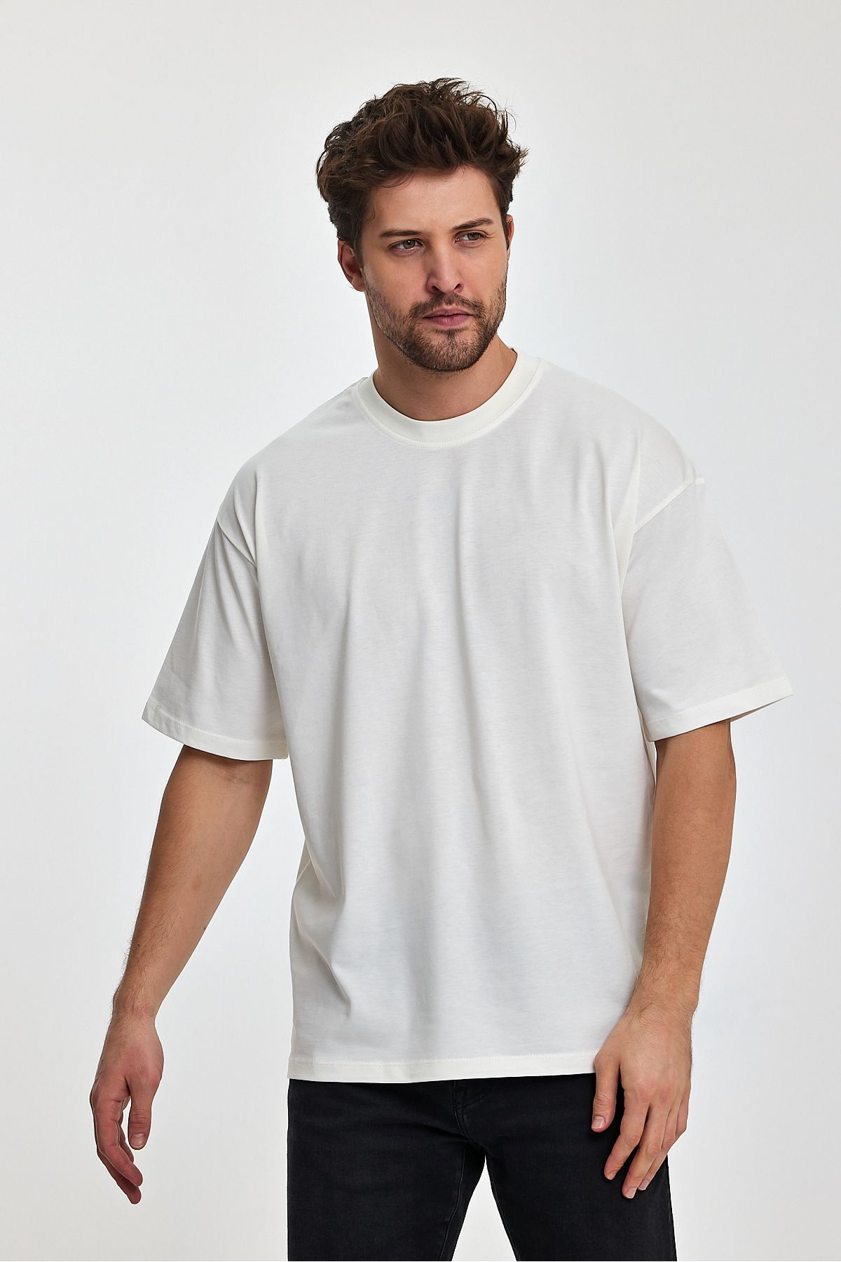 COMBİNE MİCHAİL-Men's Oversize Fit Thick Fabric Textured Crew Neck T-shirt 1