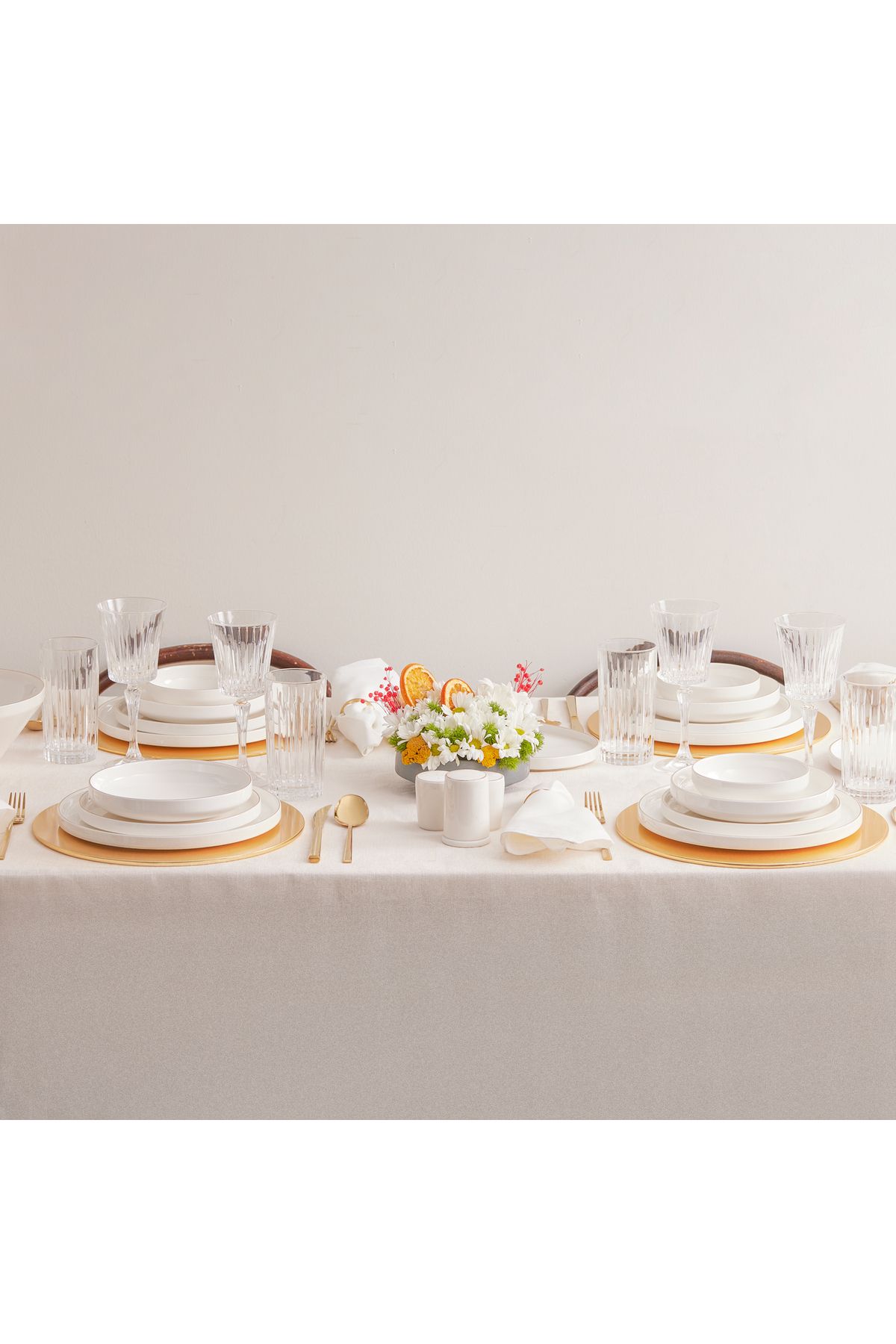 Karaca-Neu Saturn Gold 59-teiliges Streamline Porzellan Geschirrset für 12 Personen Set 10