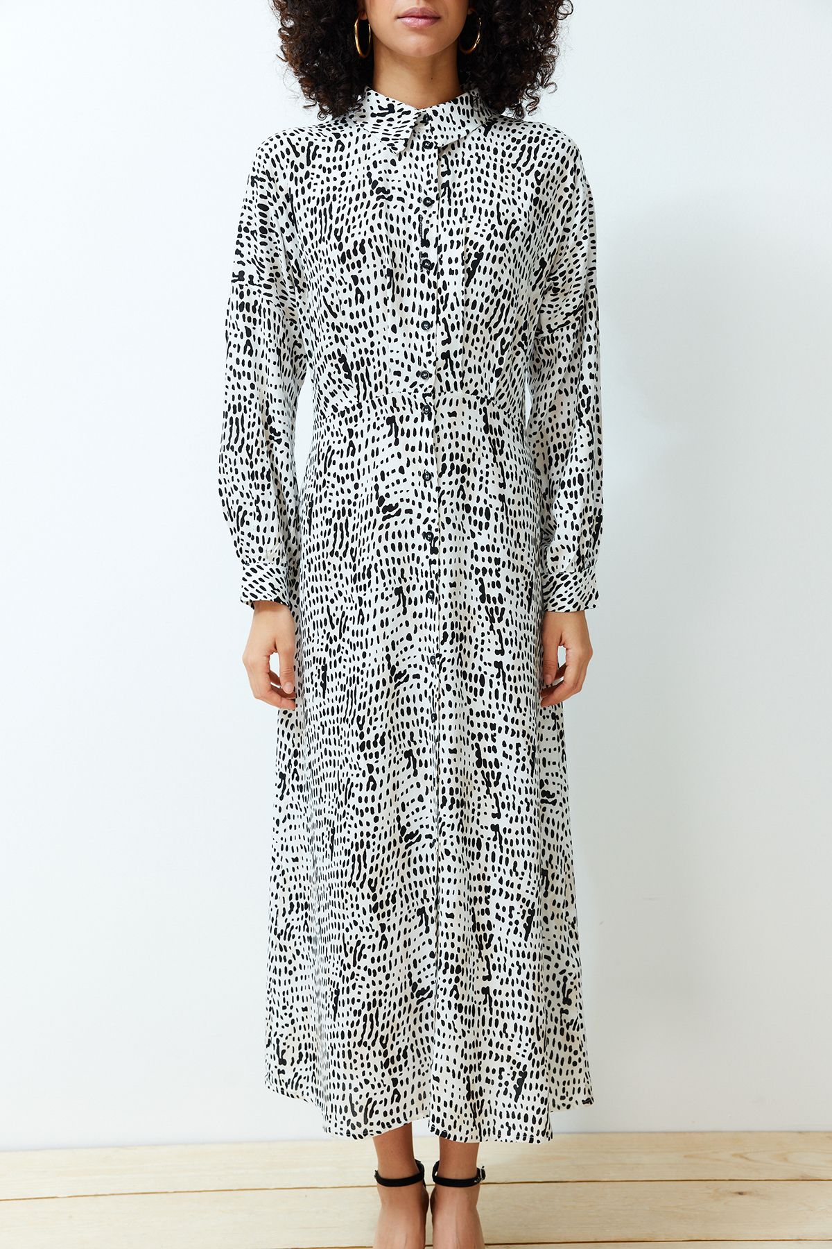 Trendyol Modest-Košilové šaty s geometrickým vzorem Ecru TCTSS24EB00072 4