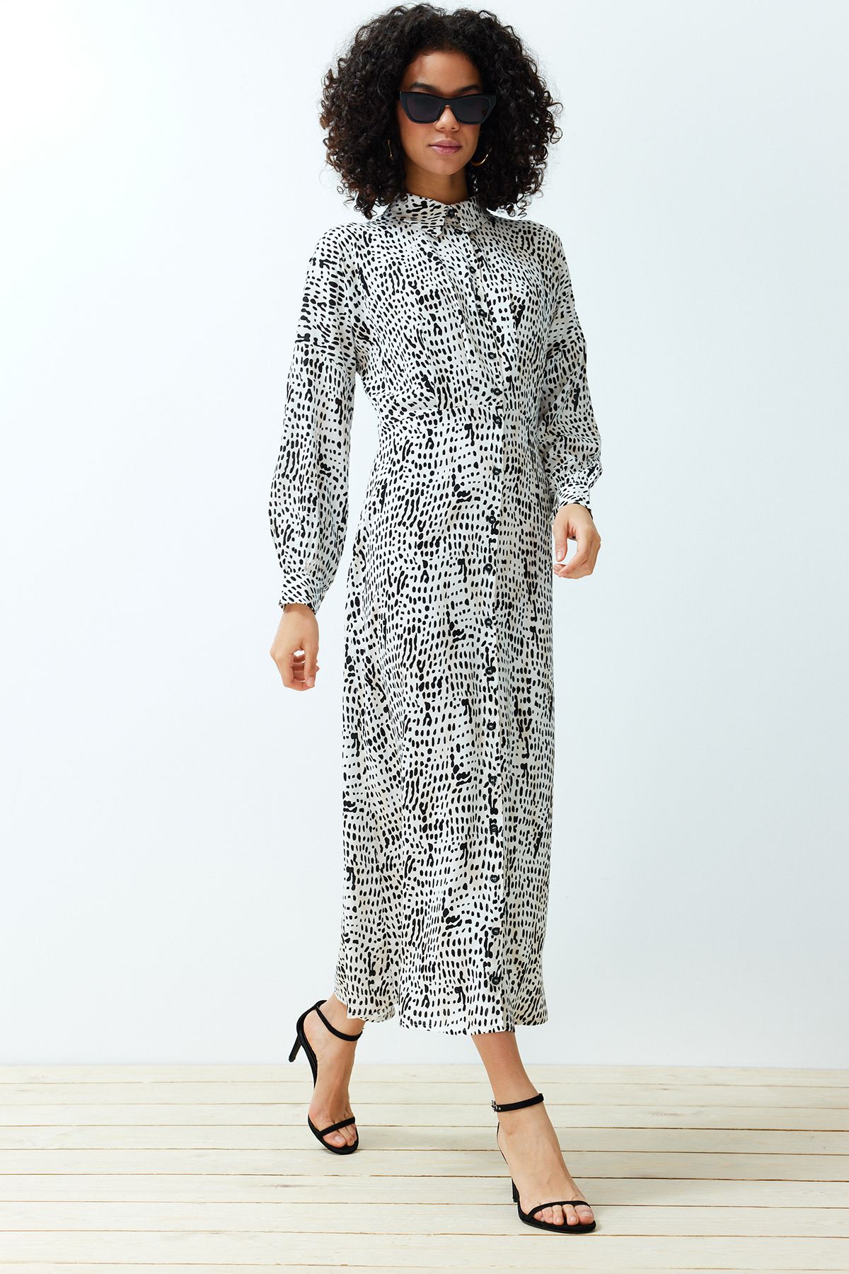 Trendyol Modest-Košilové šaty s geometrickým vzorem Ecru TCTSS24EB00072 2