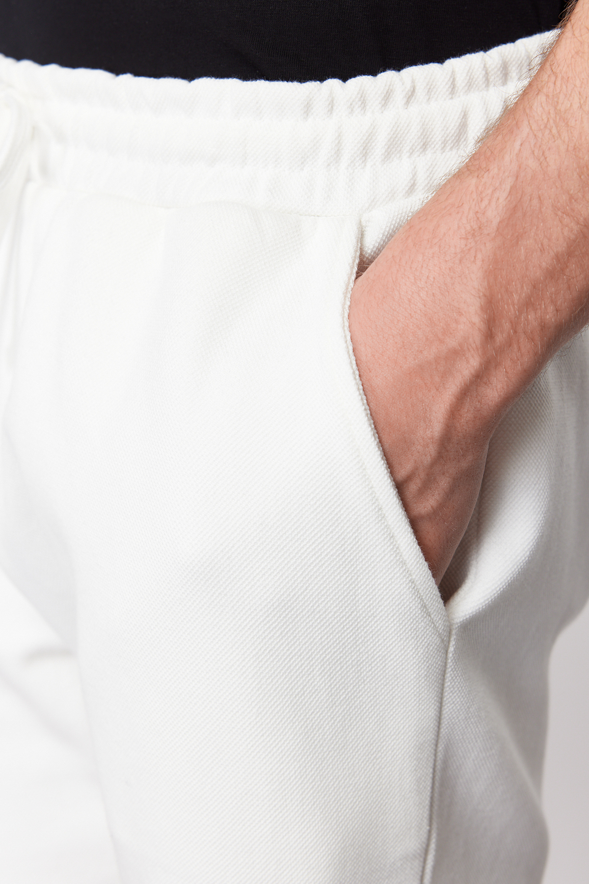 Trendyolmilla  Ekru Regular/Normal Kesim Dokulu %100 Pamuklu Şort TMNSS24SR00022 - Görsel 6