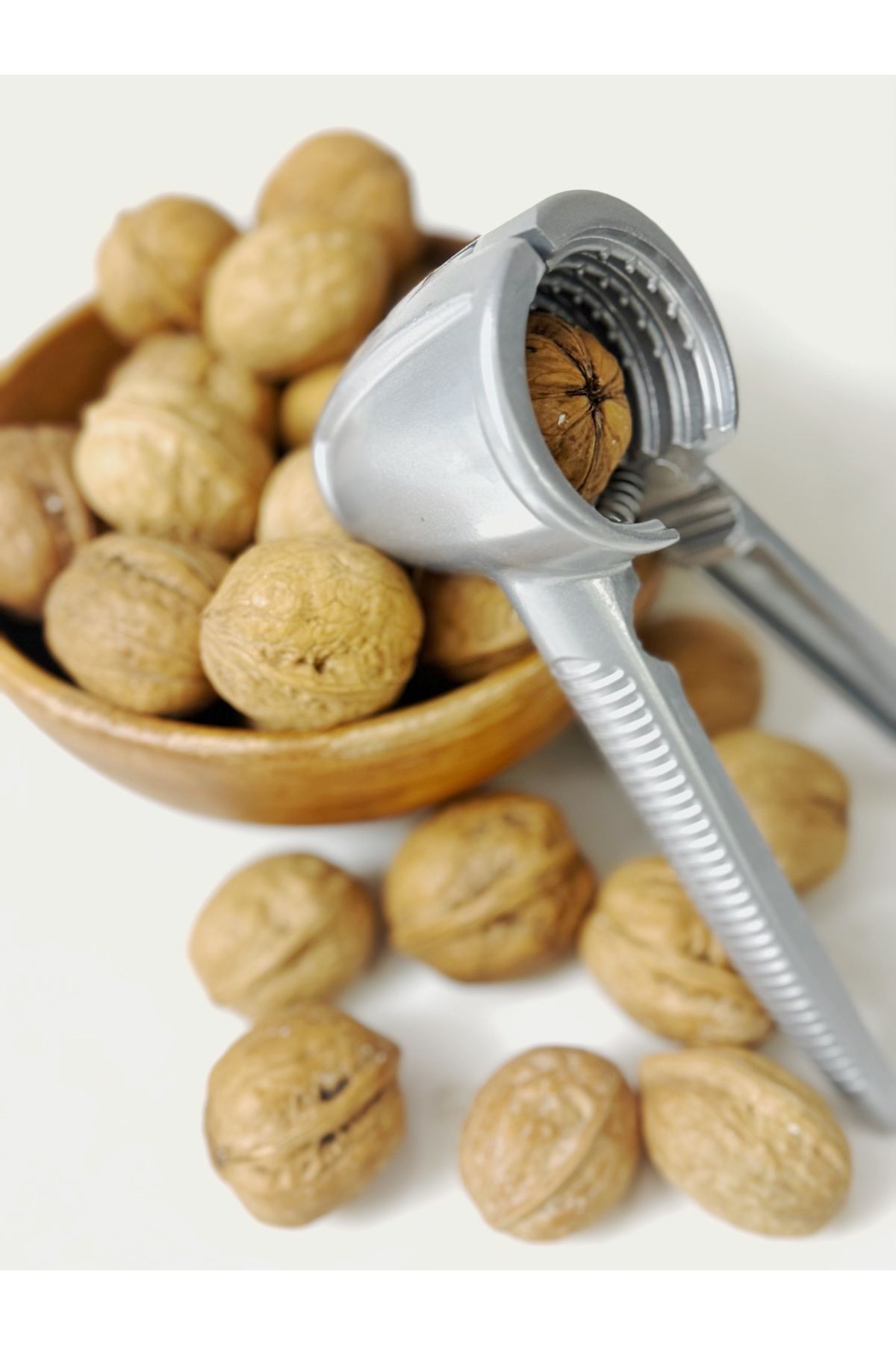 Makkam Home-Walnut Colored Cracker 3