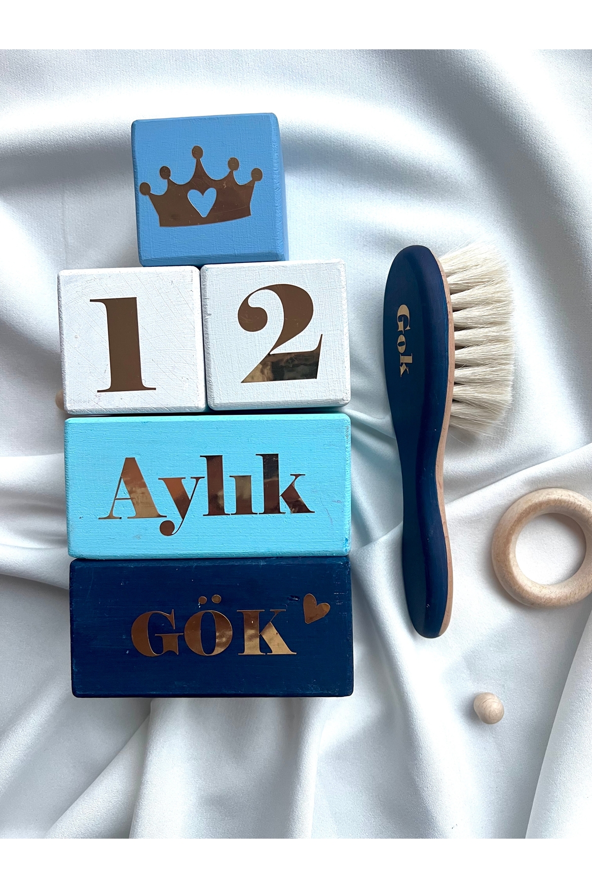 Mavi beyaz bebek anı küpü dekor fotoğraf cekımı