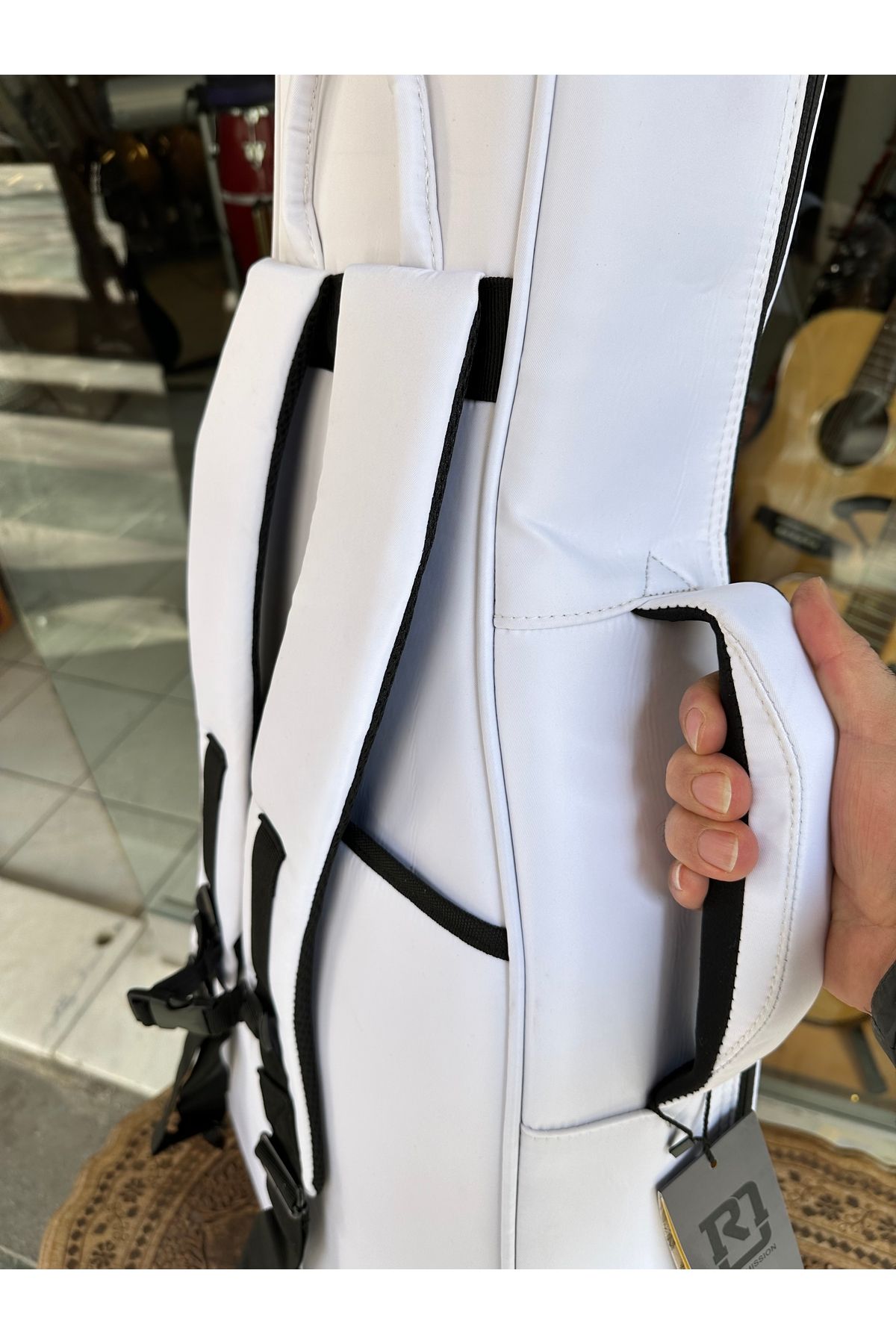 PENA MÜZİK-White Guitar Case Classic 7