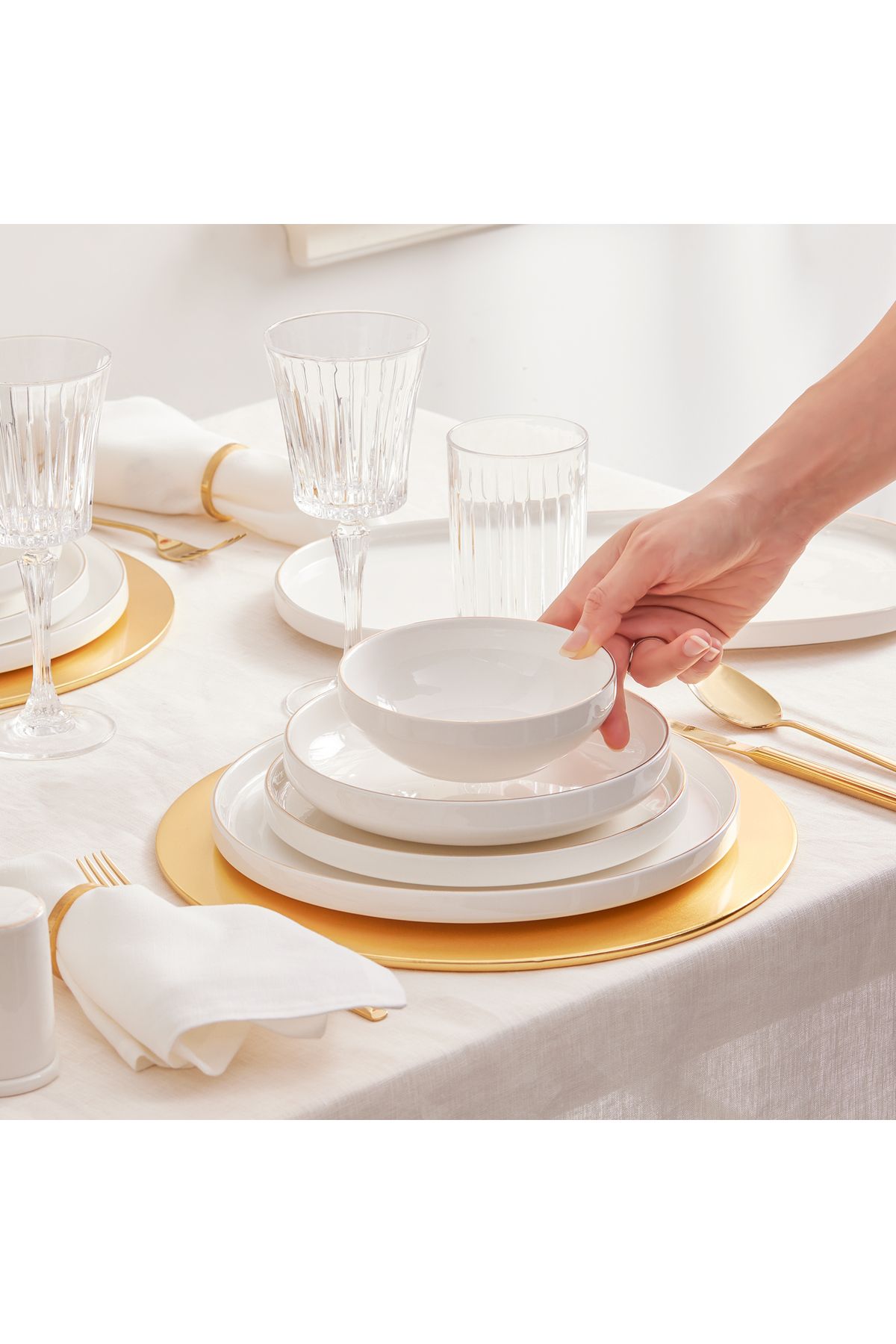 Karaca-Neu Saturn Gold 59-teiliges Streamline Porzellan Geschirrset für 12 Personen Set 4