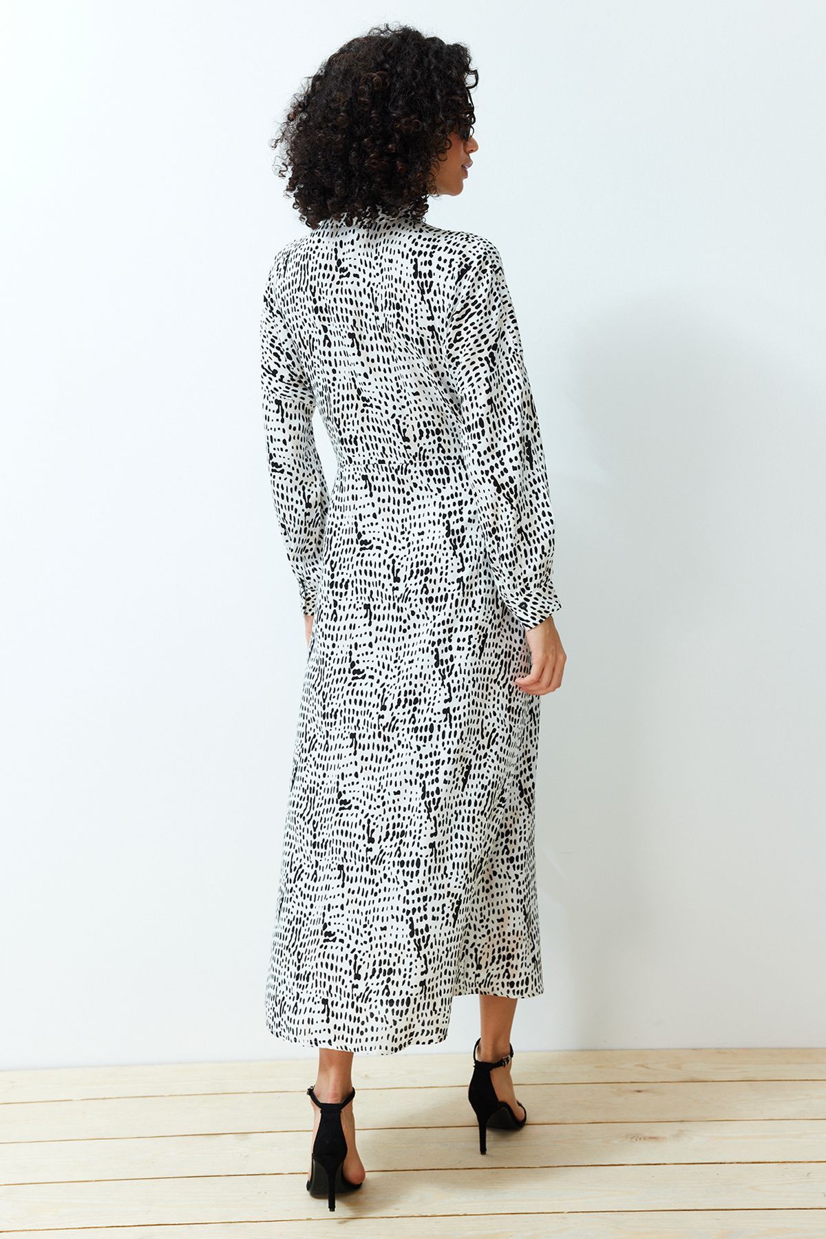 Trendyol Modest-Košilové šaty s geometrickým vzorem Ecru TCTSS24EB00072 6