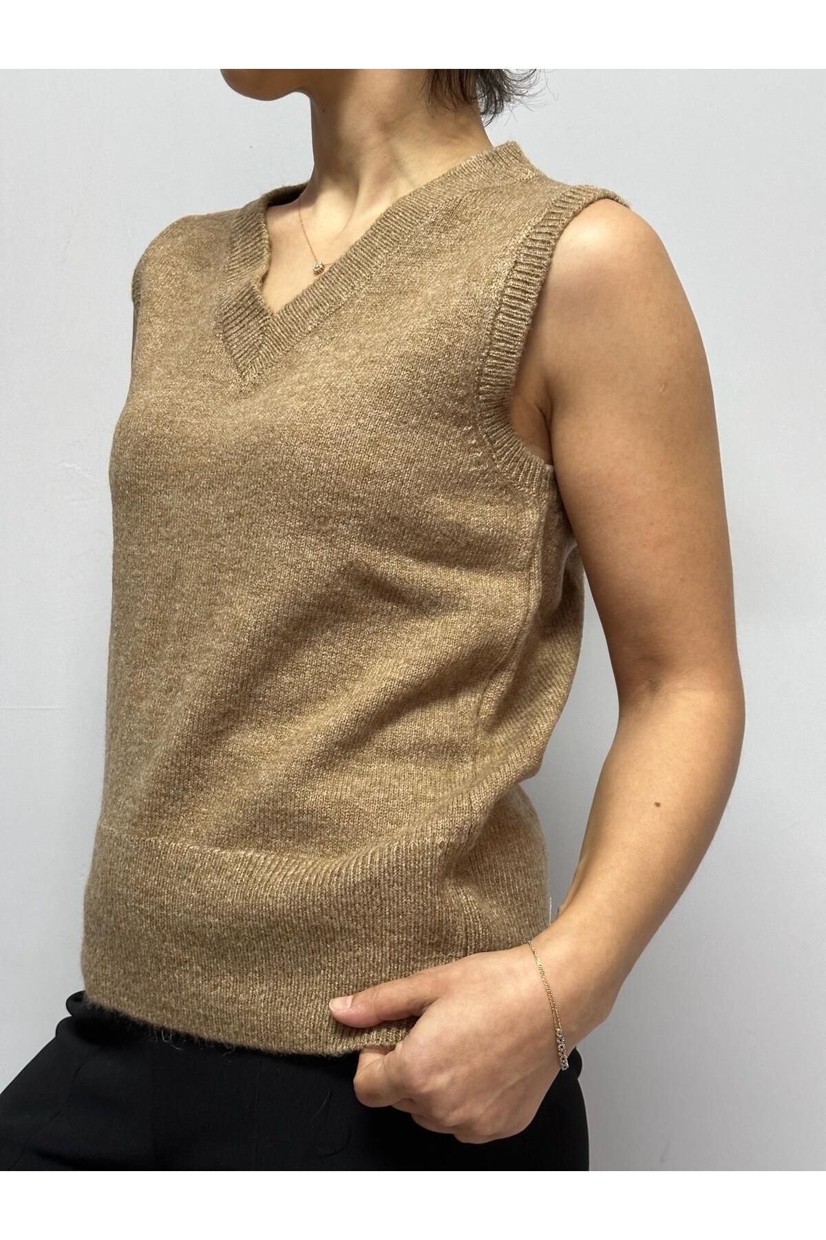 soBasic-V-Neck Basic Sweater - Mink 3