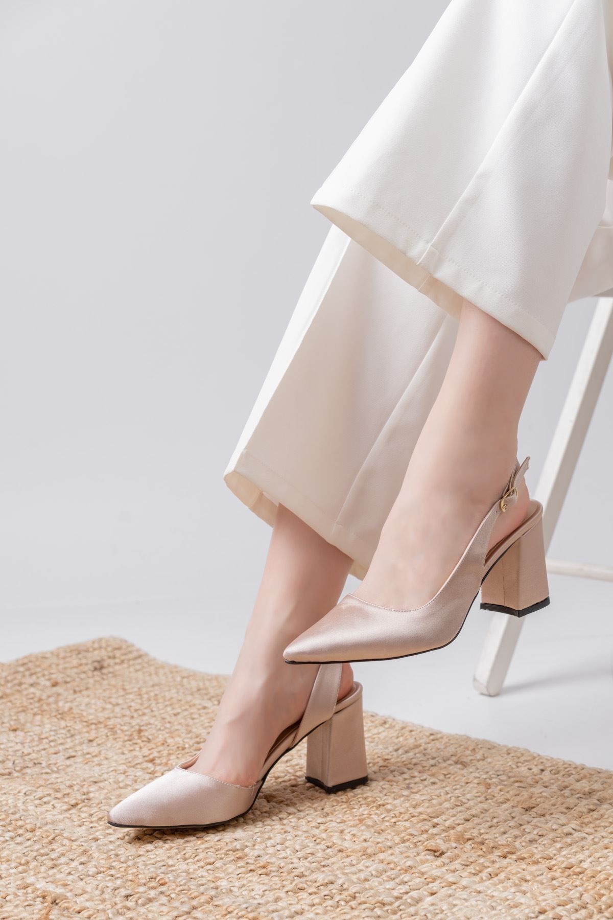 Cream top satin shoes