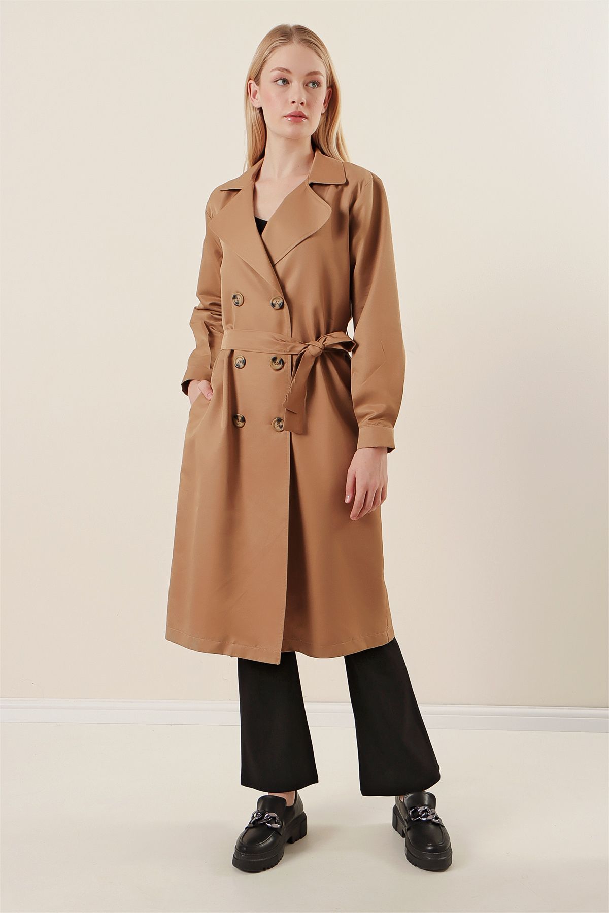complete the look image