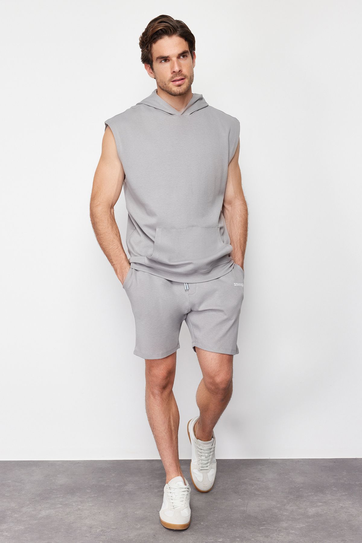 trendyol-man-mens-gray-motto-regular-waist-sh