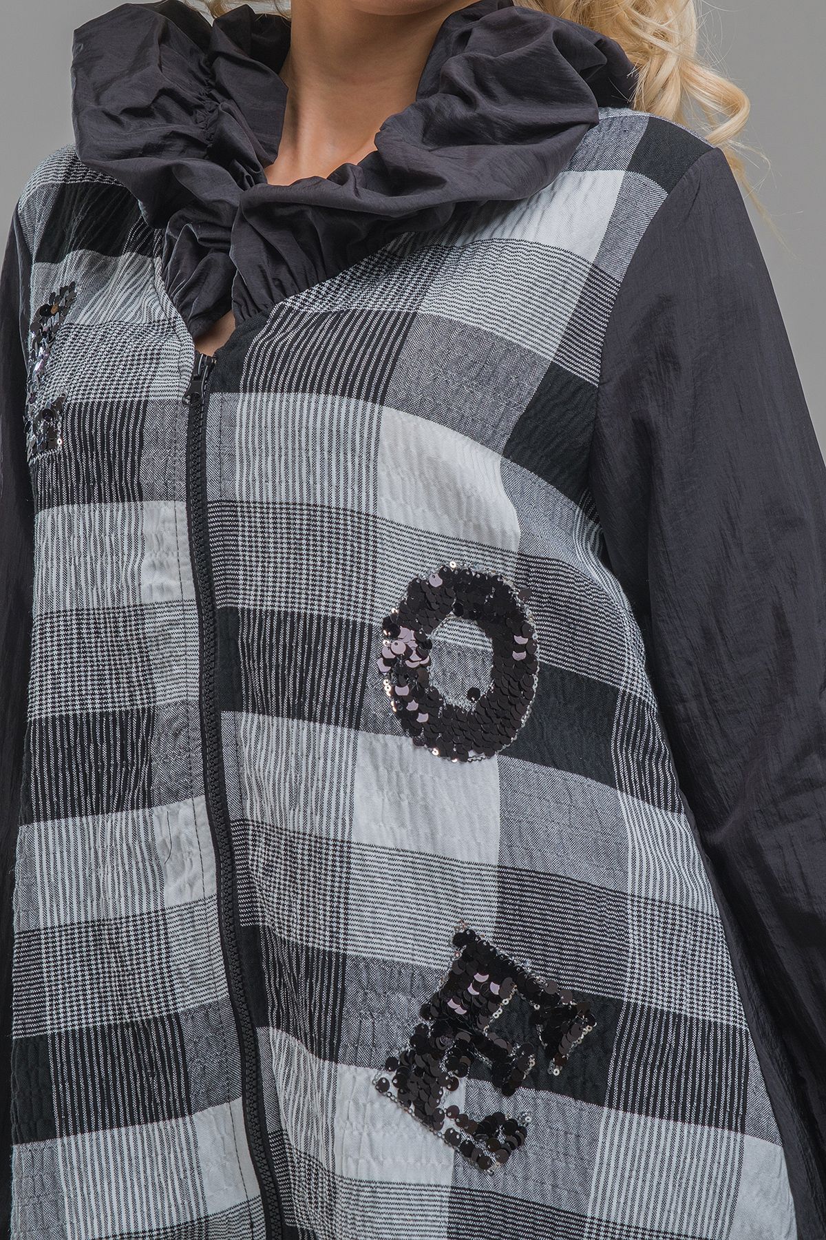 Bold & Young-Women's Black Color Gathered Collar Embroidered Seersucker Combination Parachute Jacket 6
