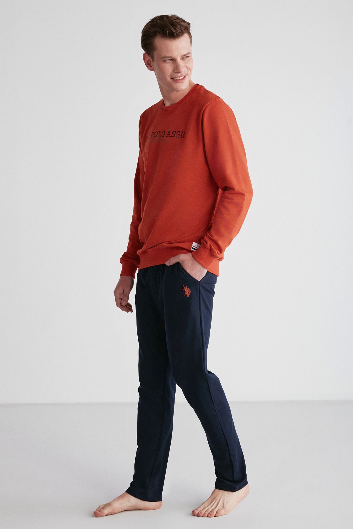 ست پیژامه نارنجی مردانه پولو اسن ایالات متحده آستین بلند یقه گرد کاشی 18757 U.S. Polo Assn.