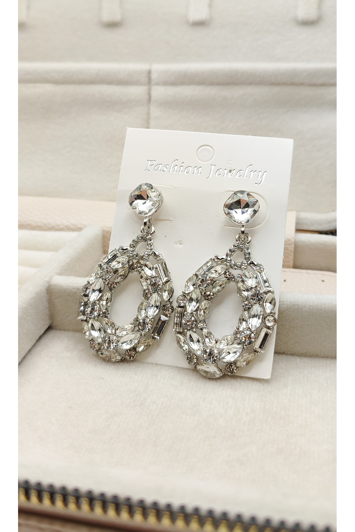 Sallantılı Zirkon Taşlı Abiye Halka Küpe