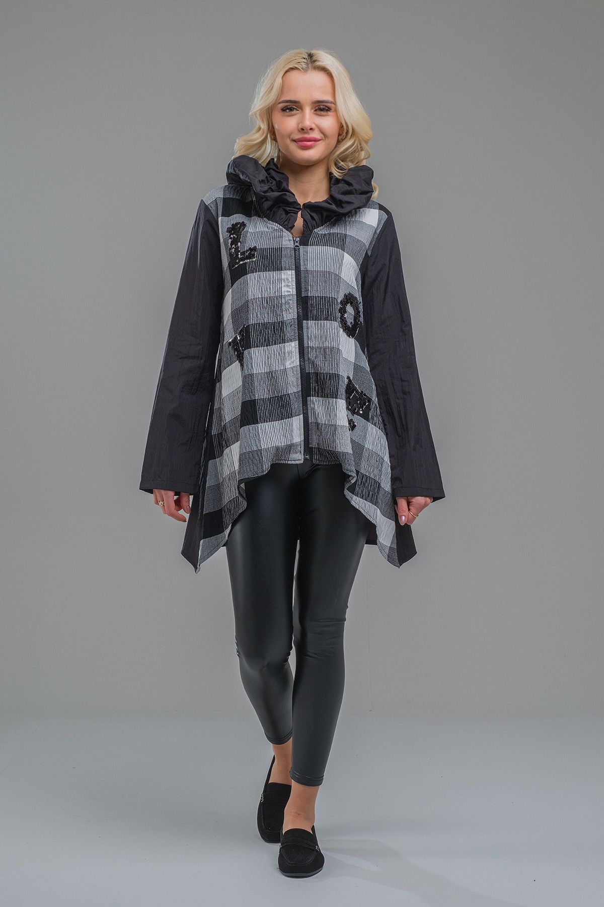 Bold & Young-Women's Black Color Gathered Collar Embroidered Seersucker Combination Parachute Jacket 1