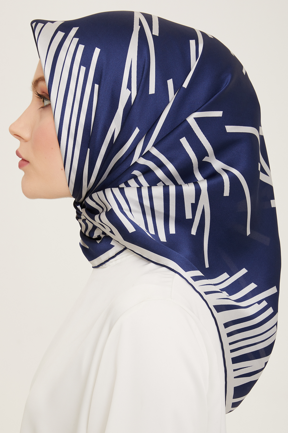 روسری زنانه آرمینه | E24YA9157D01 Armine - Image 2