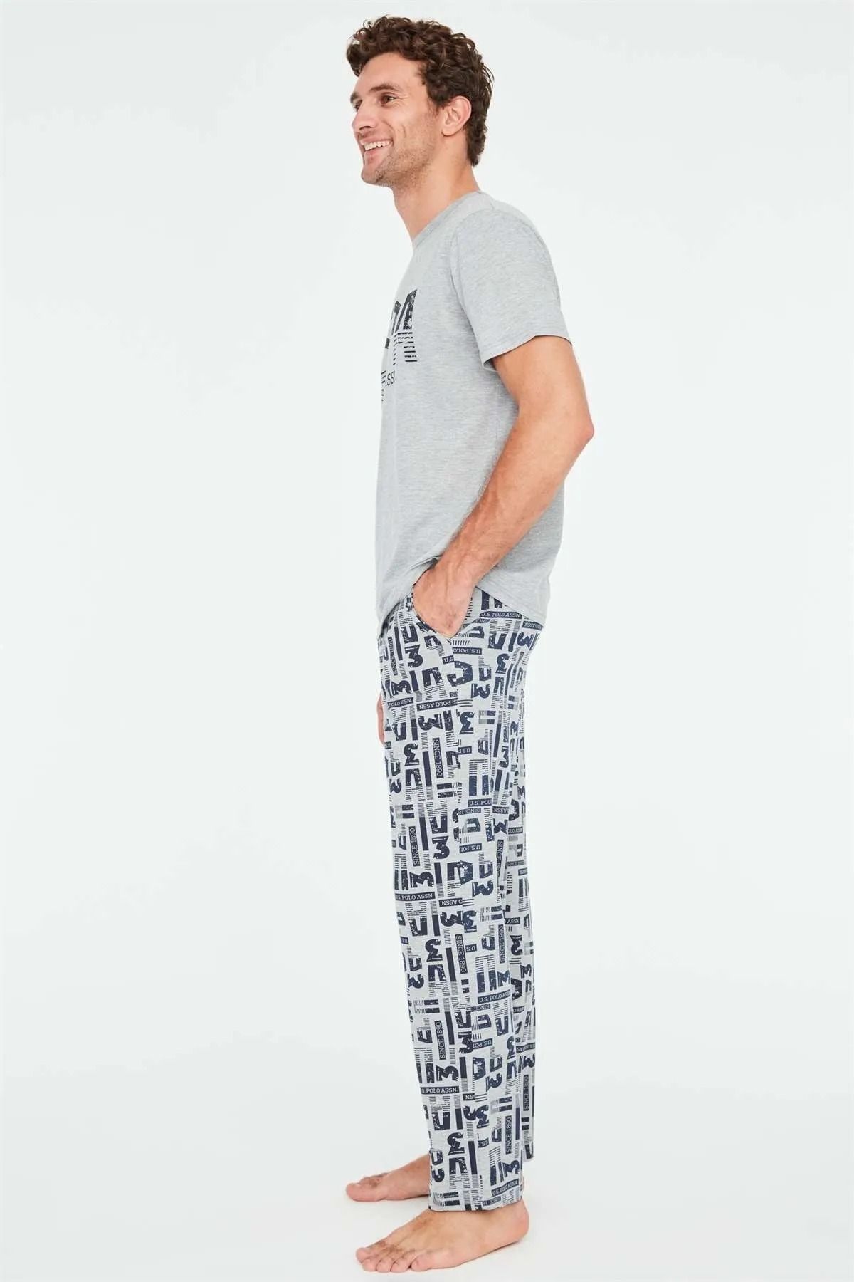 شلوار پیژامه خاکستری مردانه پایه. ست لباس خواب یقه گرد Polo Assn U.S. Polo Assn.