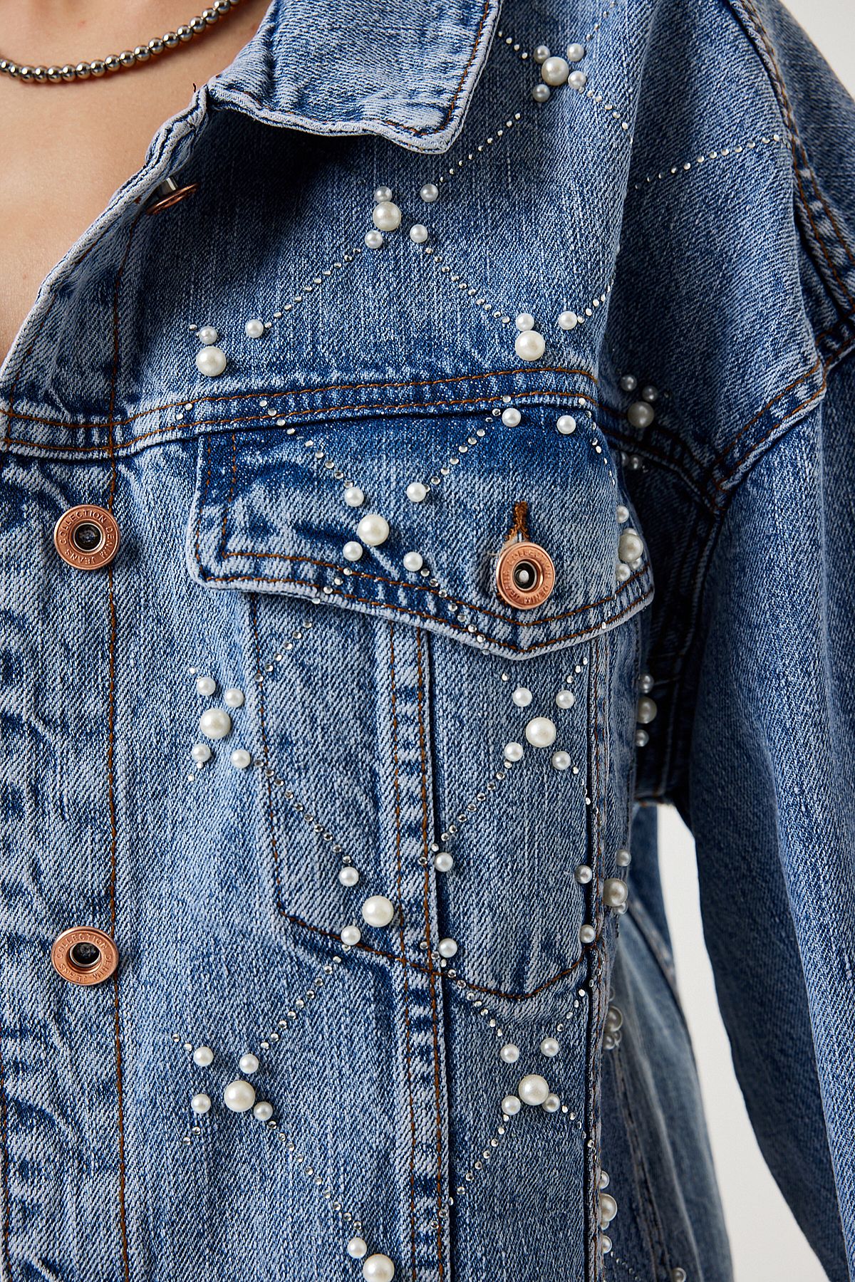 Kadın Açık Mavi İnci İşlemeli Denim Ceket RV00168