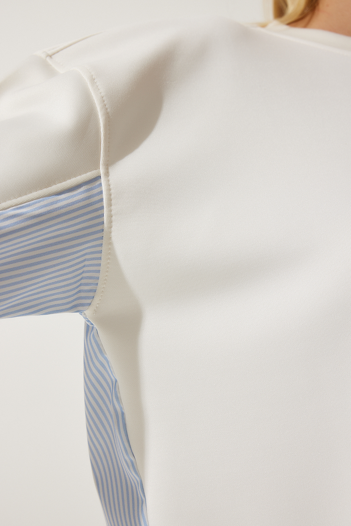 Happiness İstanbul  Kadın Ekru Mavi Poplin Detaylı Örme Sweatshirt MC00274 - Görsel 4