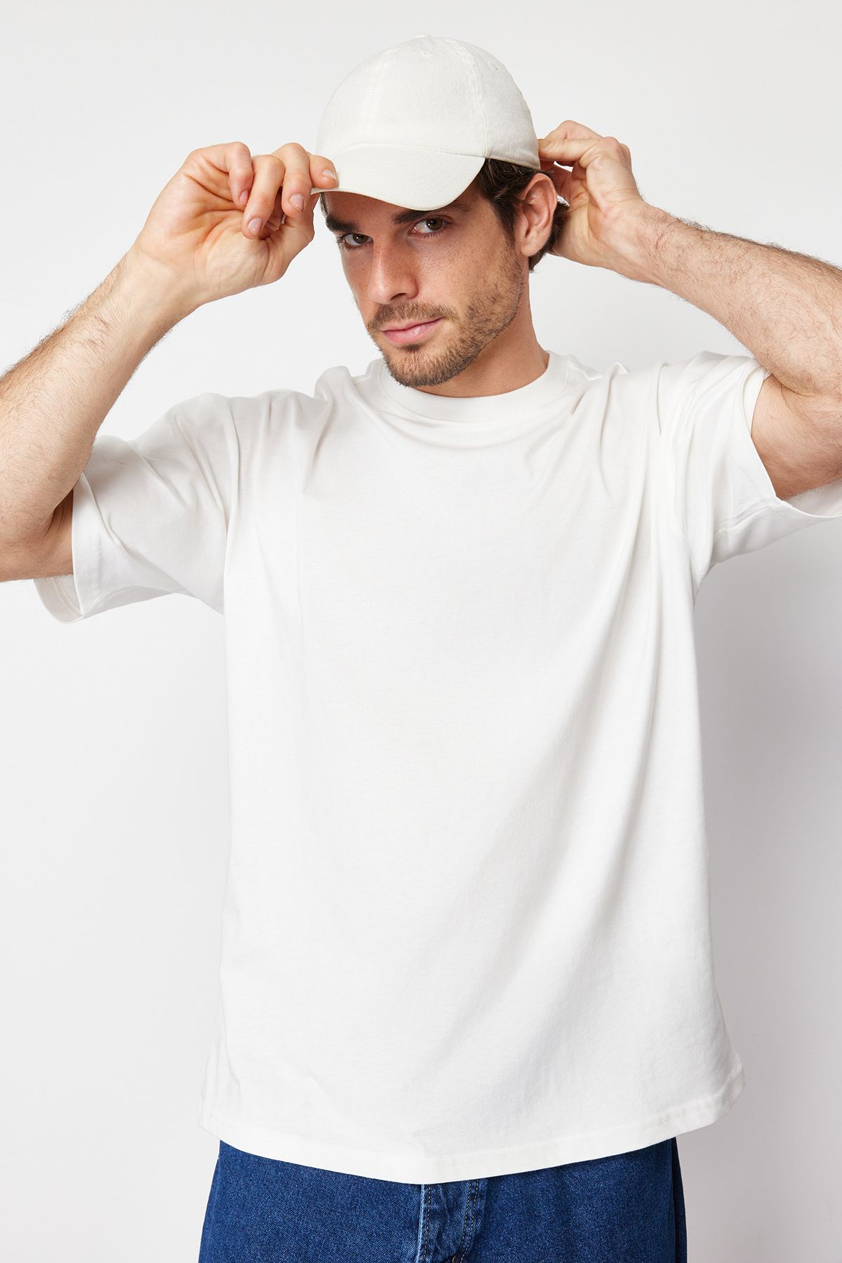Trendyol Collection-Ecru Oversize bawełniany T-shirt z nadrukiem na plecach - TMNSS23TS00168 2