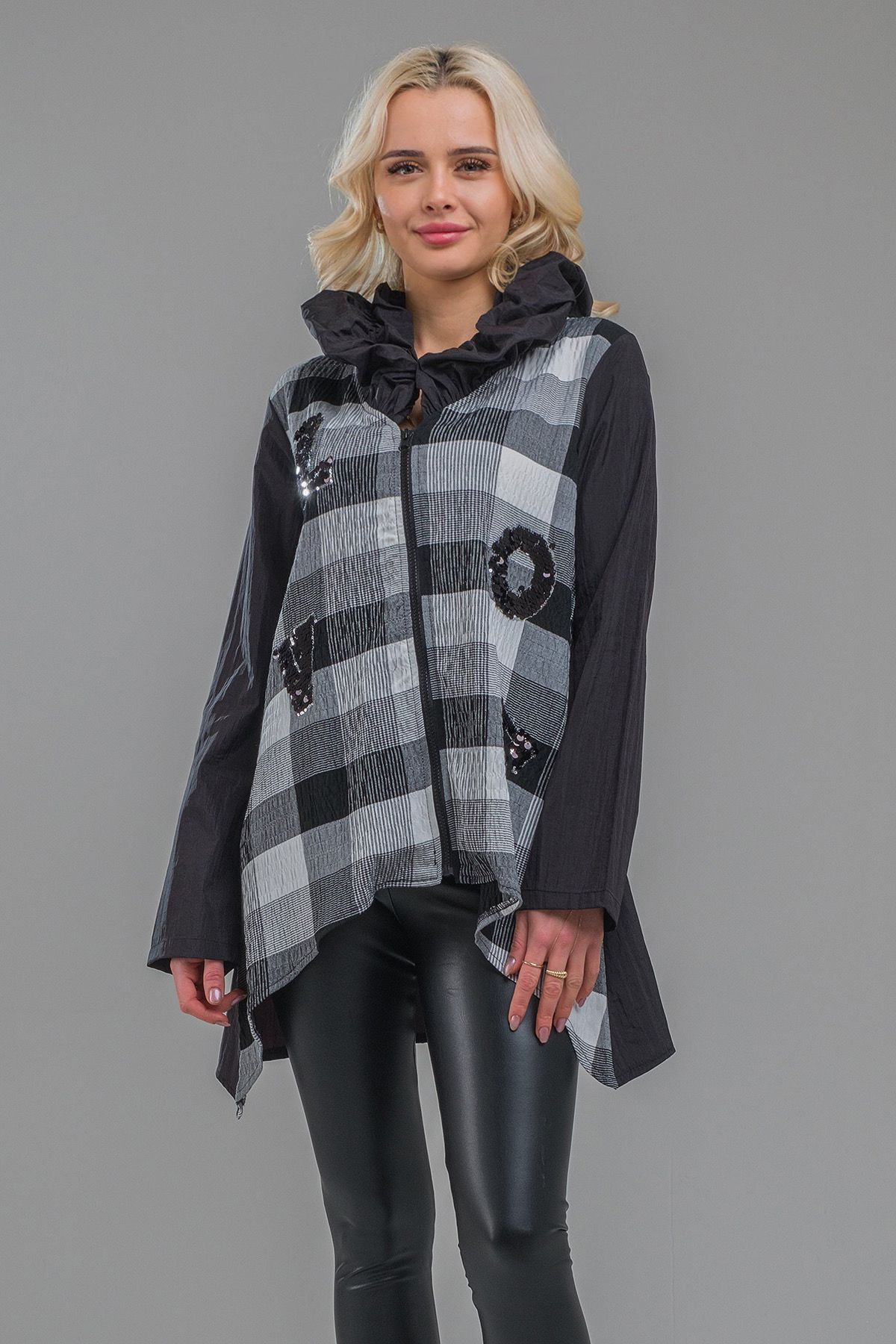 Bold & Young-Women's Black Color Gathered Collar Embroidered Seersucker Combination Parachute Jacket 2