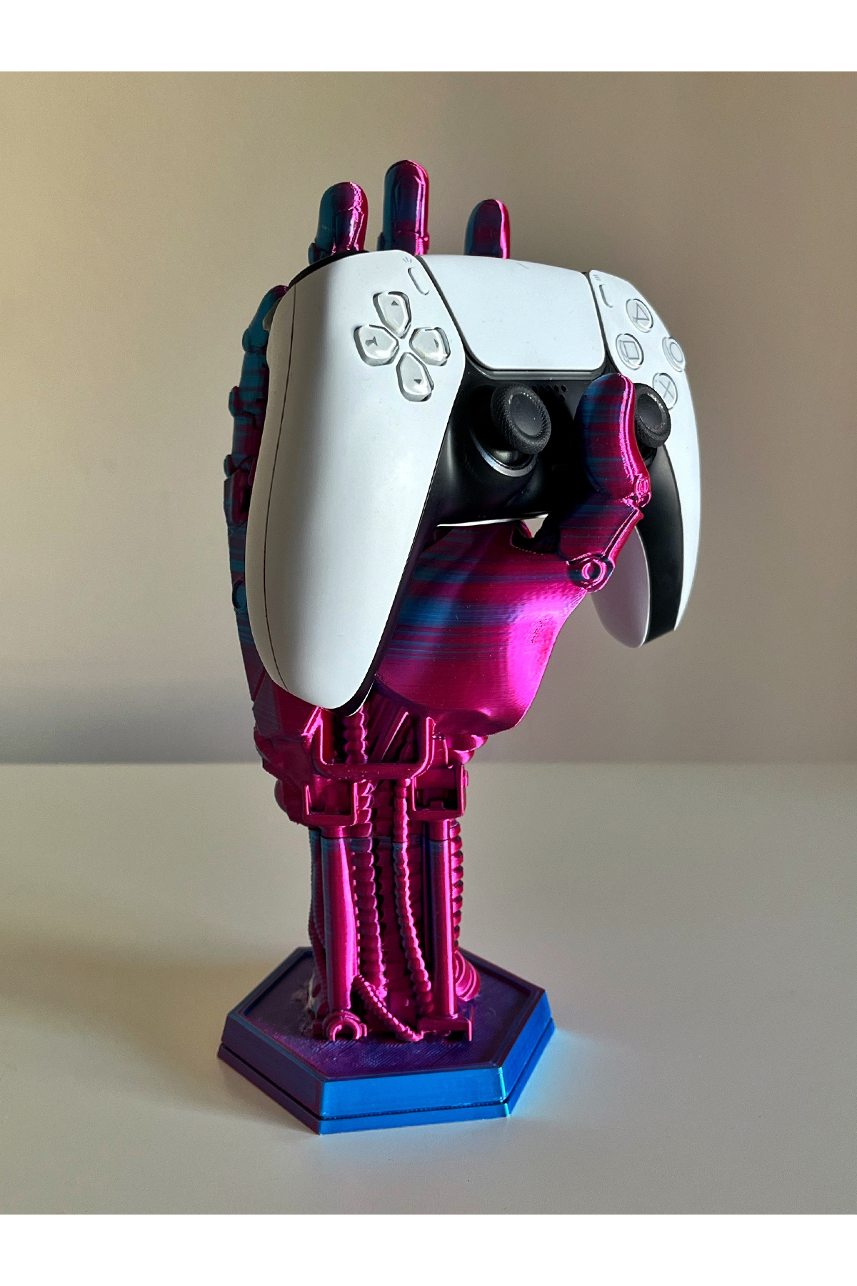 Robot Eli Şeklinde Dekoratif Kol Tutucu, Xbox / PS4 / PS5 Uyumlu, Joystick Kumanda Standı 2