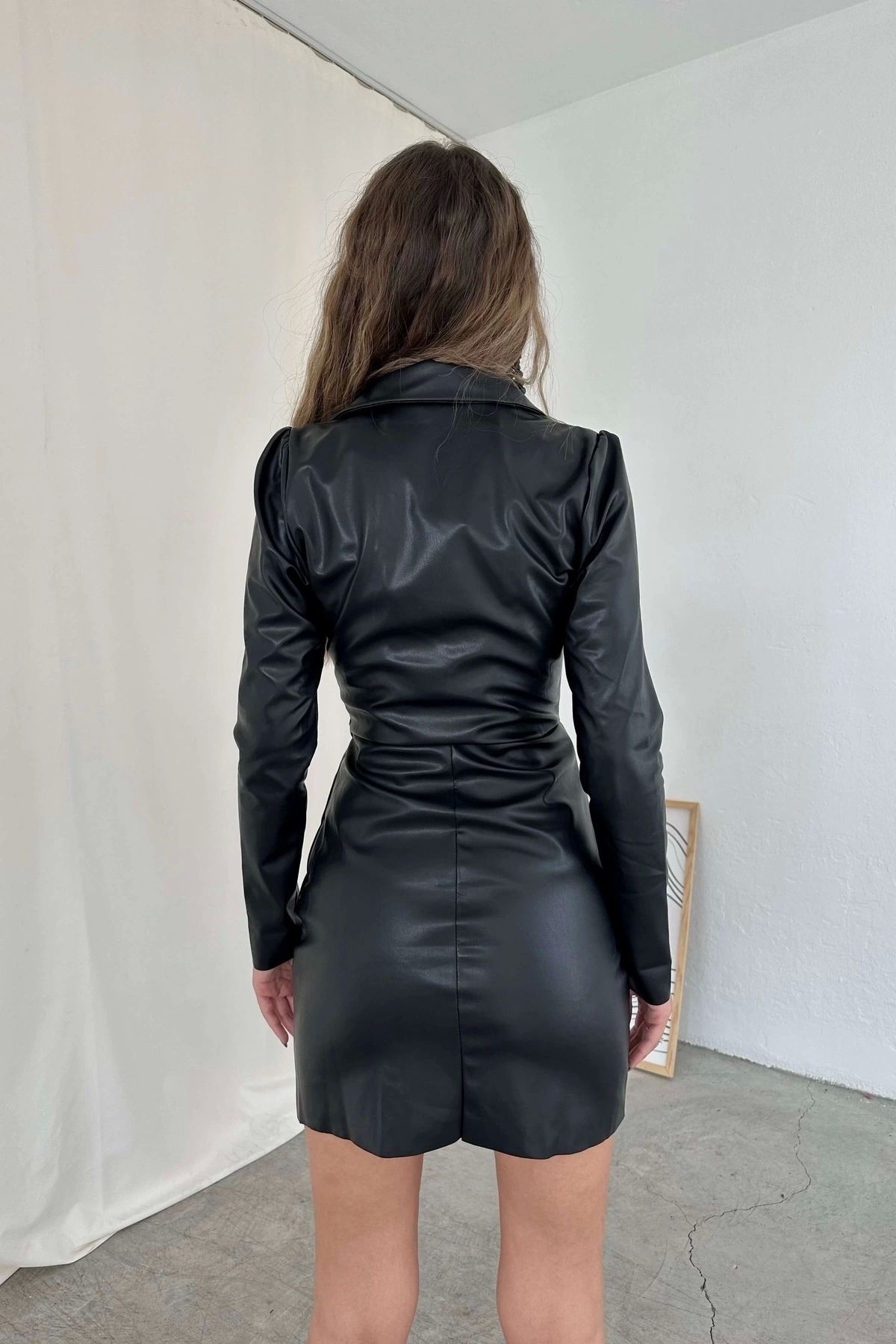 https://cdn.dsmcdn.com/ty1184/product/media/images/prod/SPM/PIM/20240227/17/3397580d-d232-3801-92d4-e2b660e7b242/1_org_zoom.jpg