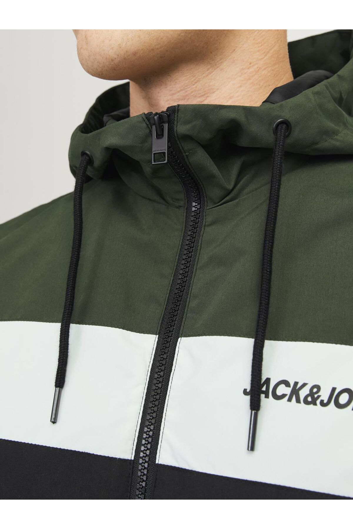 Adidas store tape windrunner