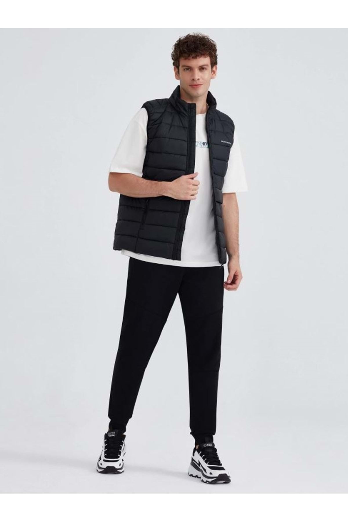 Skechers GO Shield Vest Preto - Textil Quispos Homem 57,24 €