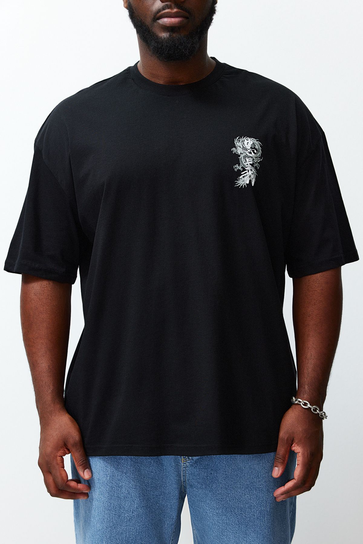 Trendyol Collection-Far East Pattern – Schwarzes Oversize-T-Shirt aus 100 % Baumwolle TMNSS24BF00032 5