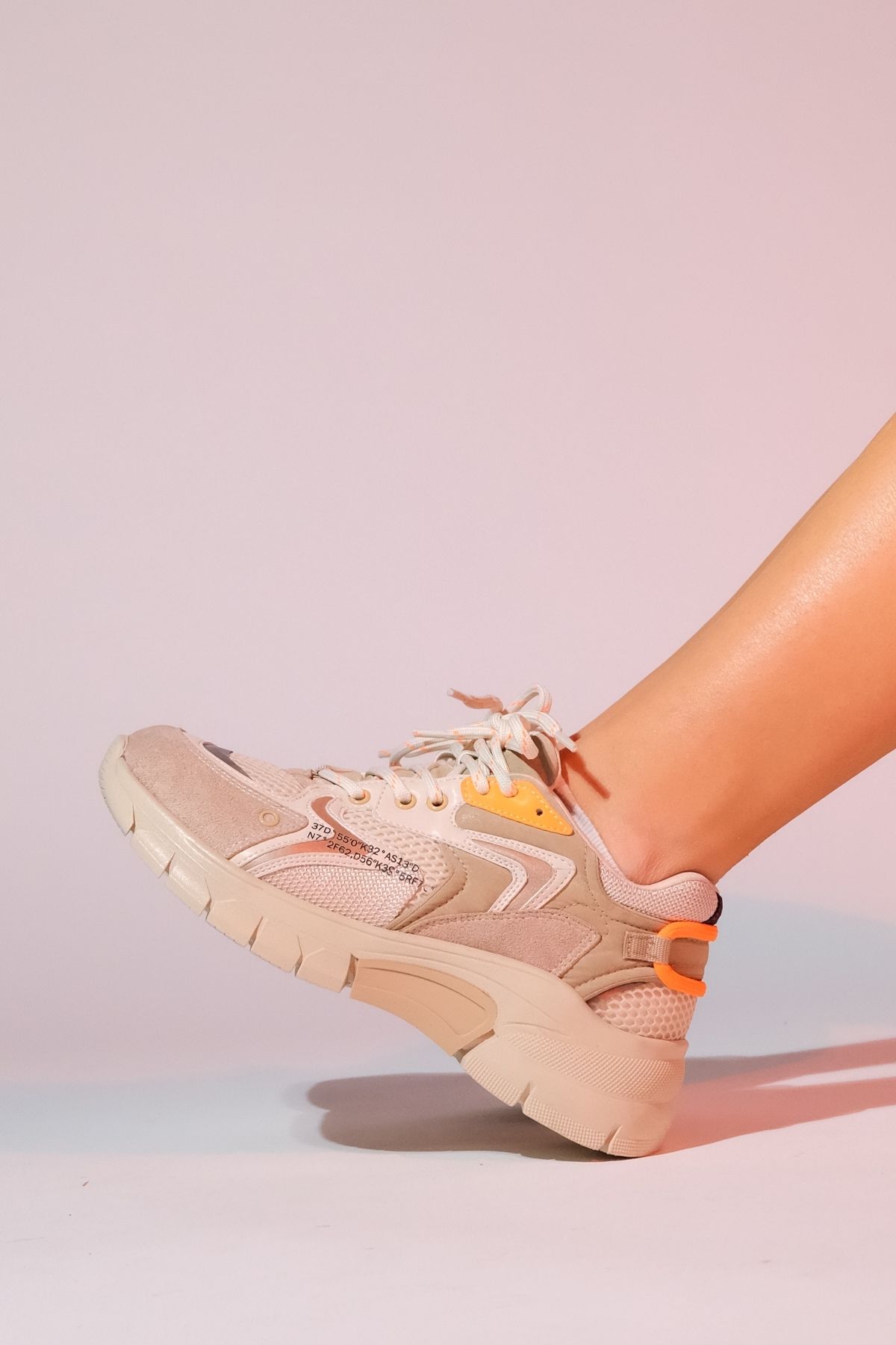 اسنیکر نارنجی زنانه Duja Beige Orange Multi Misle کفش ورزشی پایه ضخیم luvishoes