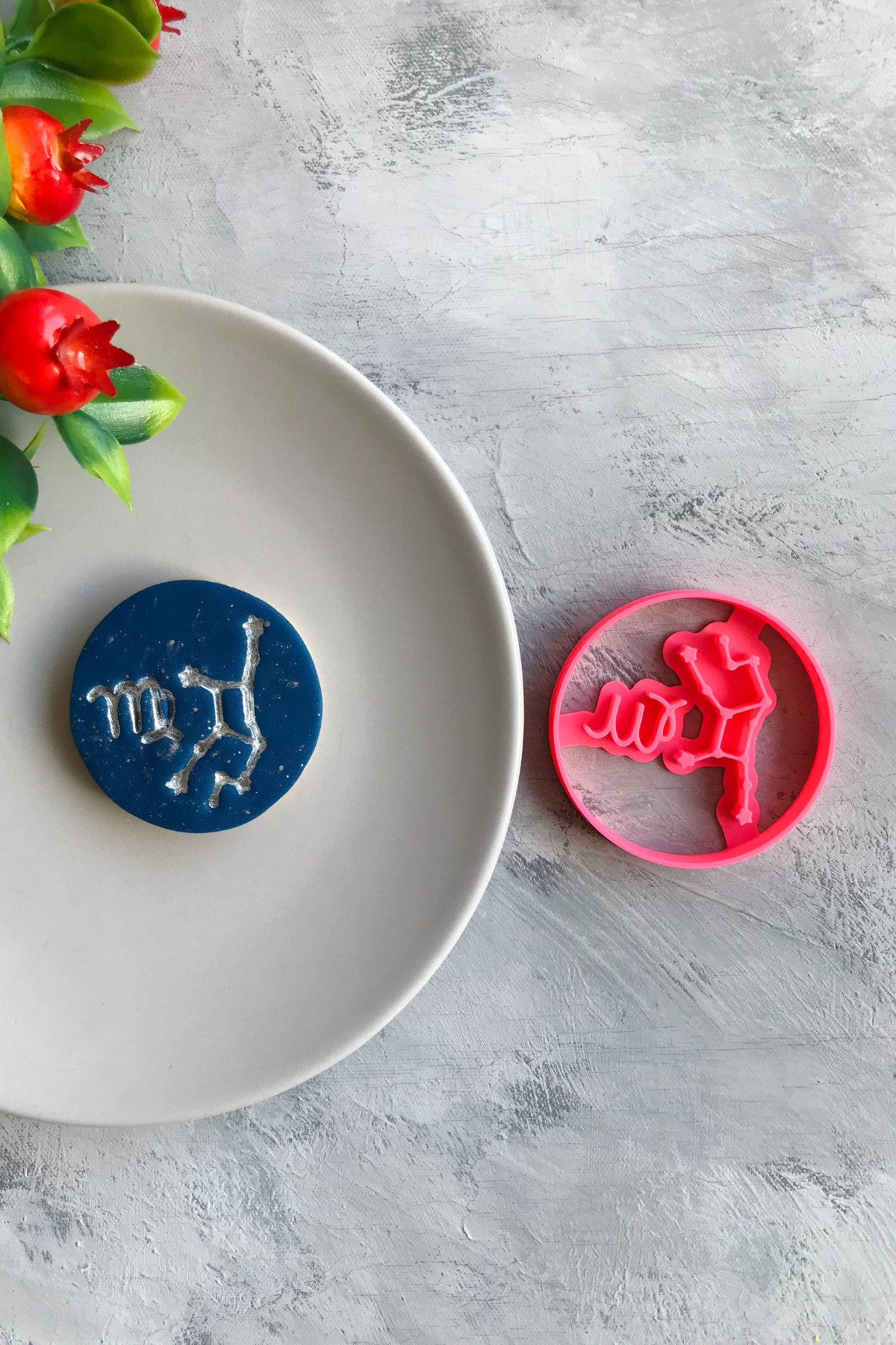 Virgo Dough Shaper / Cookie Mold / Mixed Color / 6x6 cm