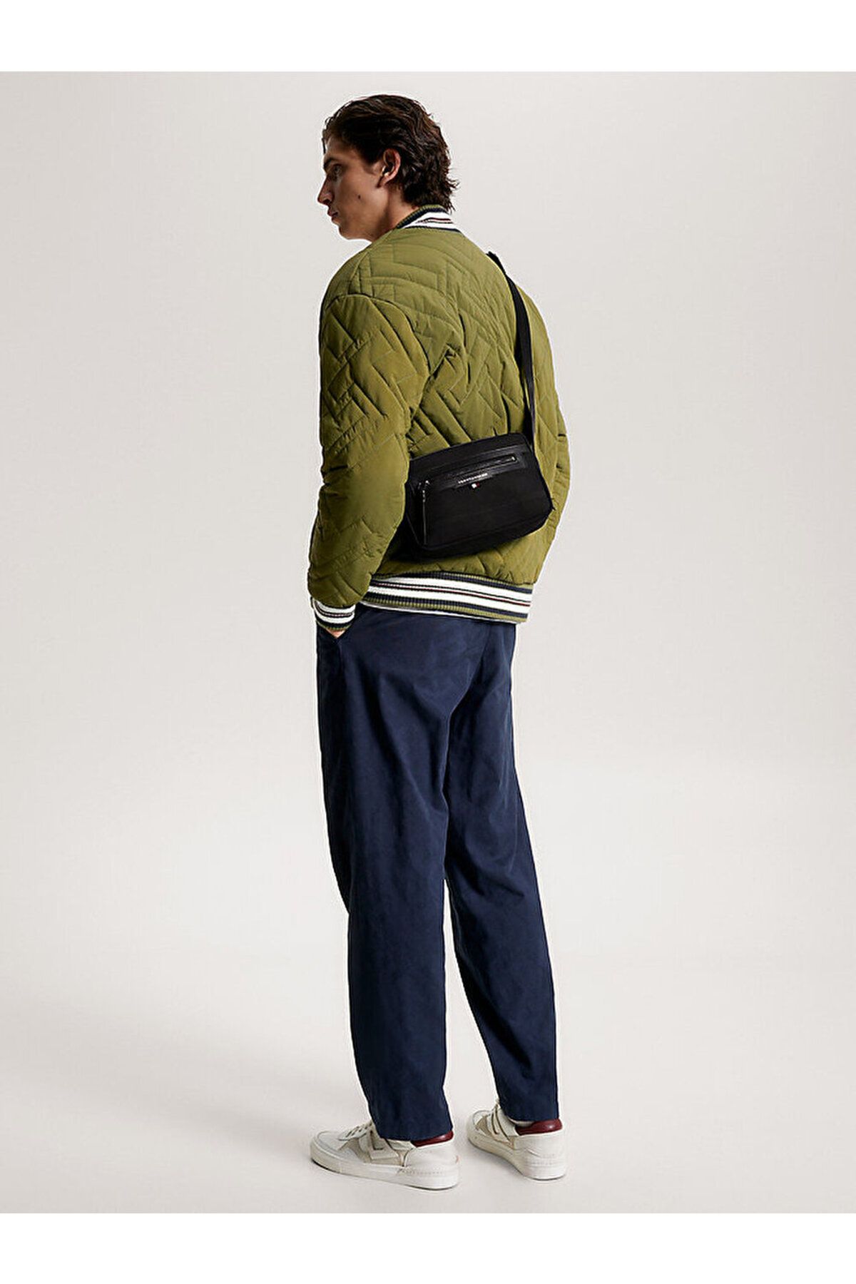 کیف شانه ای مشکی مردانه روزانه کلاسیک اورجینال Tommy Hilfiger