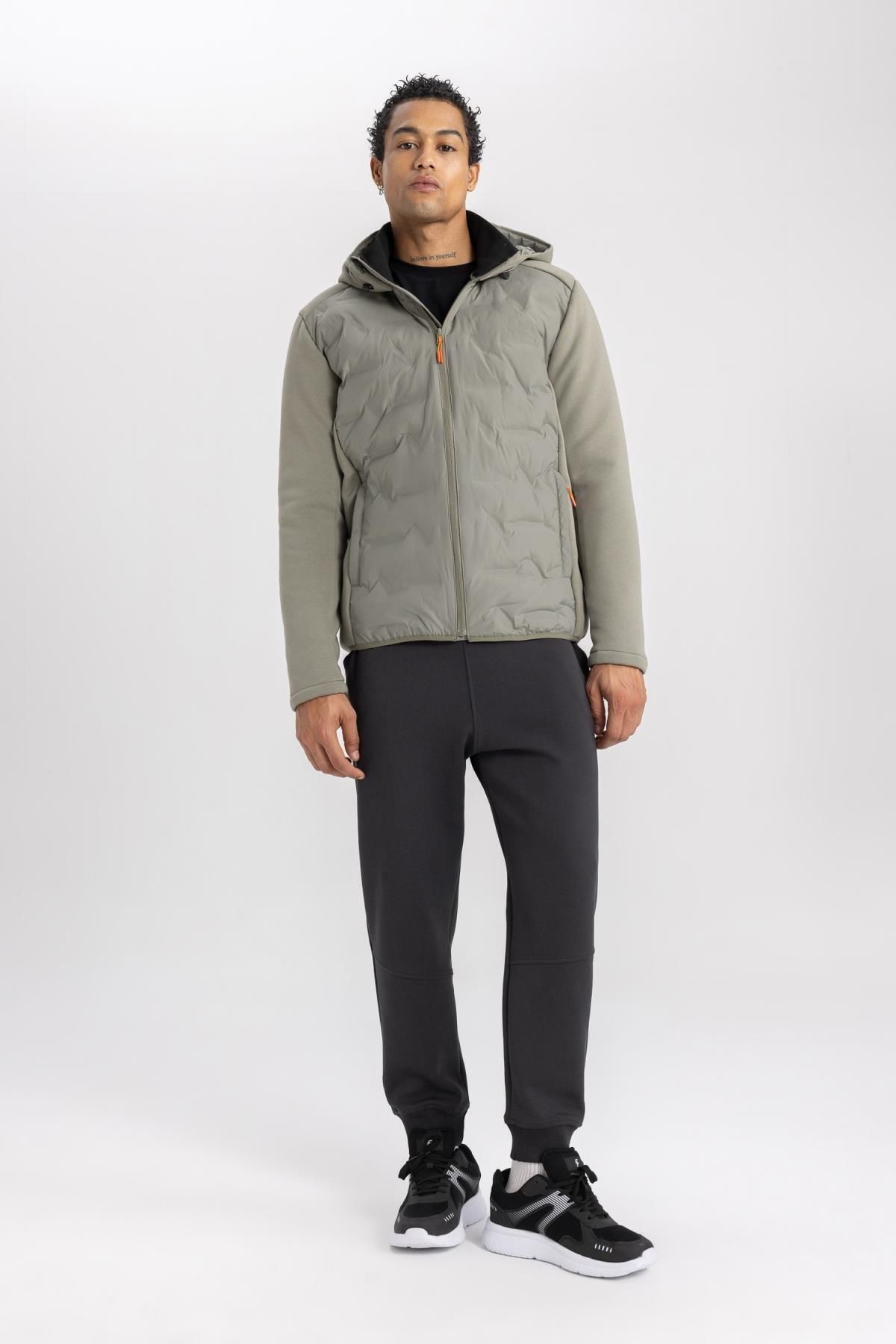 کت جیبی زیپ دار ضد باد Fit Slim Fit Slim Fit Hooded B2301ax24sp Defacto