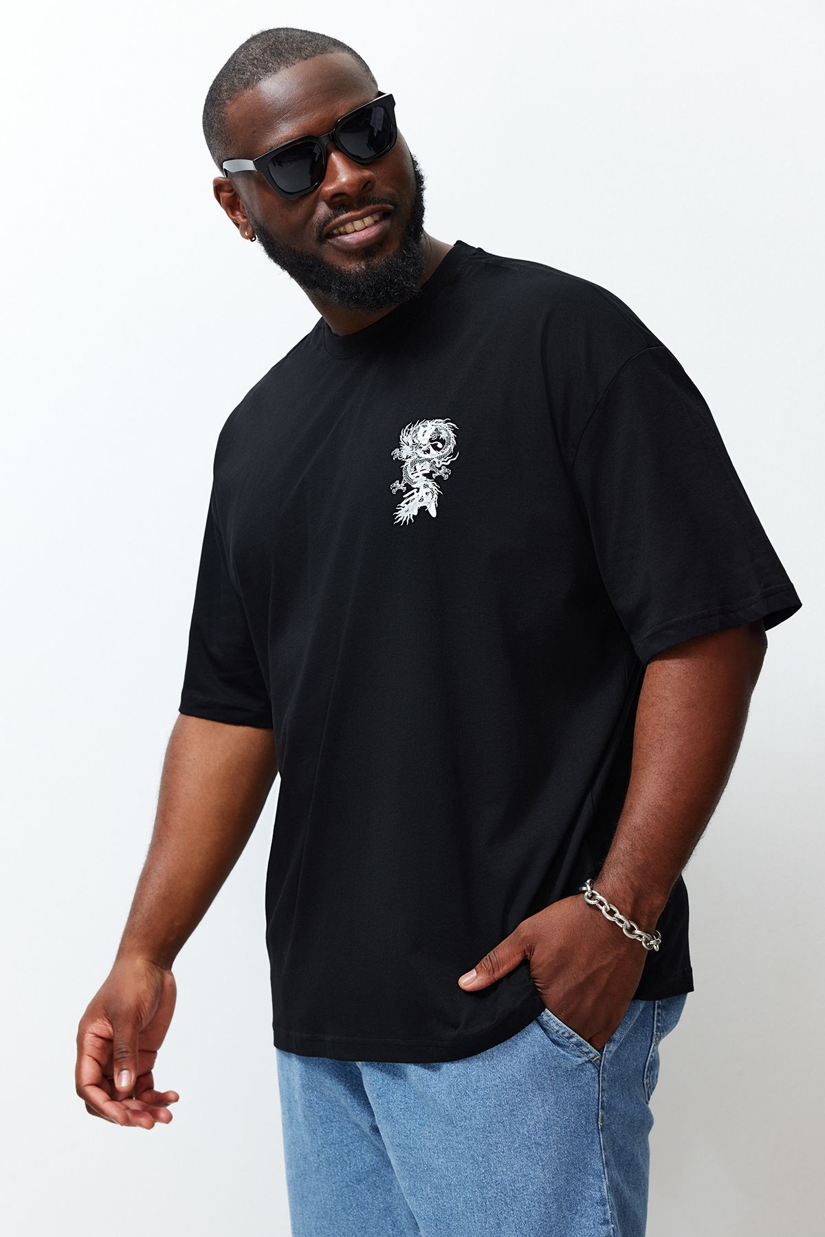 Trendyol Collection-Far East Pattern – Schwarzes Oversize-T-Shirt aus 100 % Baumwolle TMNSS24BF00032 2