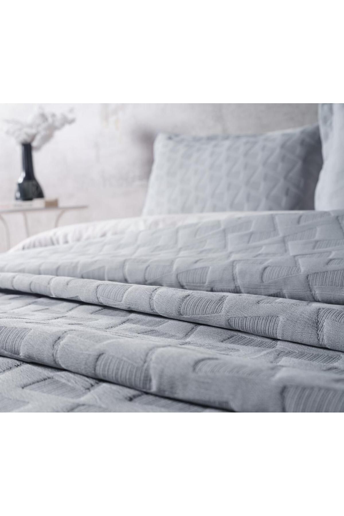 Lolavien-Silva Double Bedspread - Gray 6