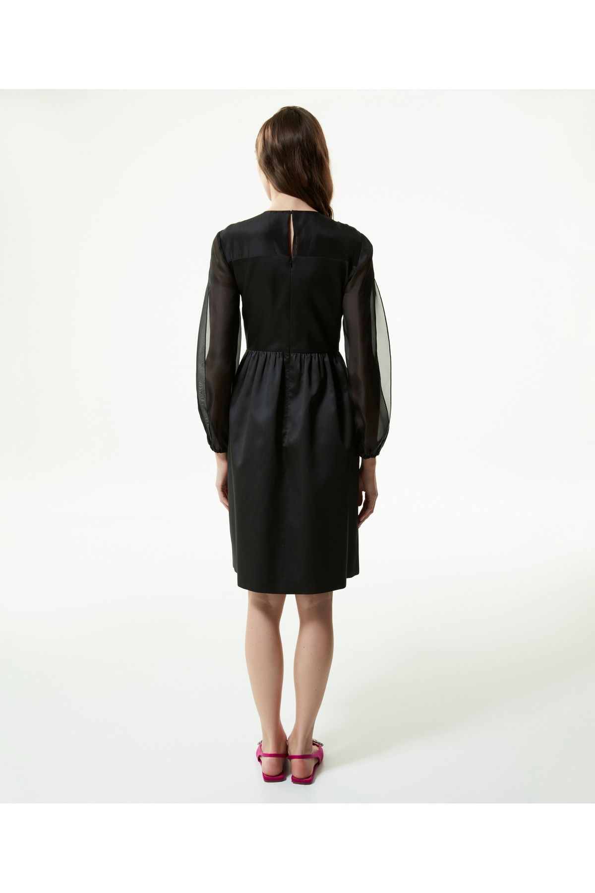 Machka-Kleid aus Organza mit Schmetterlingsstickerei 5