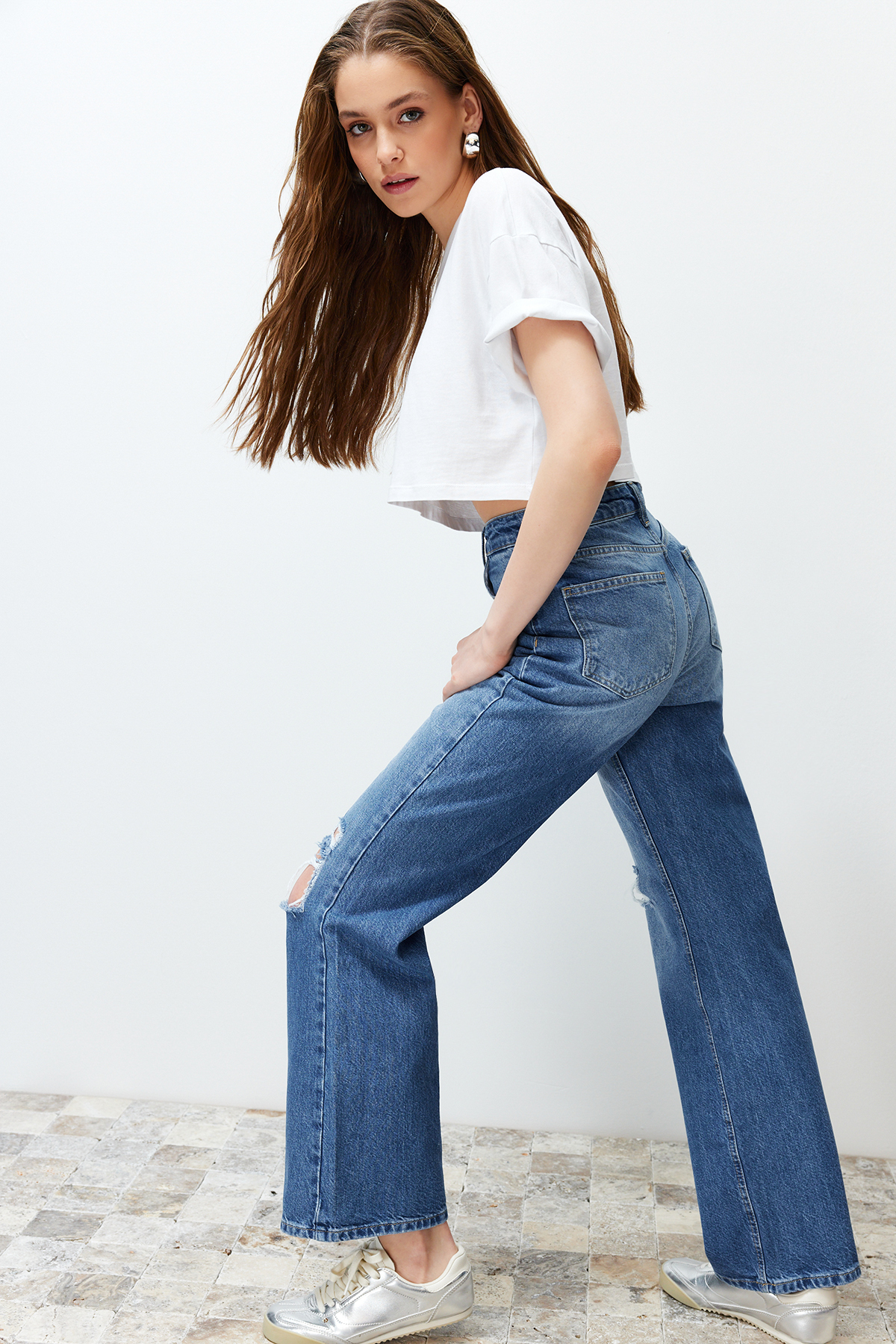 Trendyolmilla  Mavi Yırtıklı Yüksek Bel Wide Leg Geniş Paça %100 Pamuk Non-Stretch Jeans TWOSS24JE00199 - Görsel 7