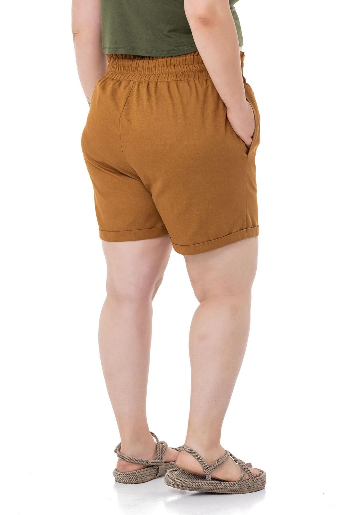 DISENTIS MODEST-Plus Size Gabardine Cinnamon Shorts with Elastic Waist Side and Back and Fold Detail 3