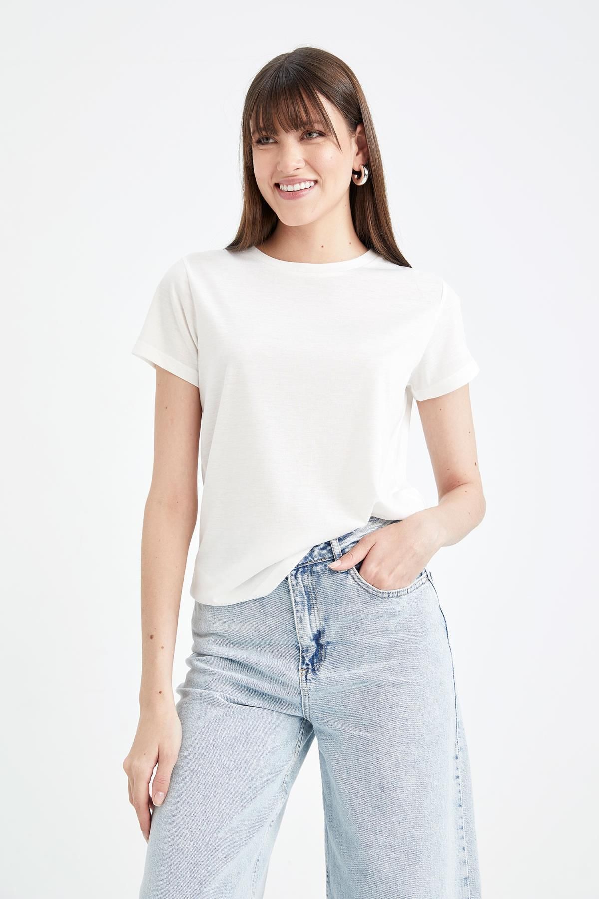 DeFacto-Tričko Regular Fit Crew s krátkym rukávom W7299az23sm 1