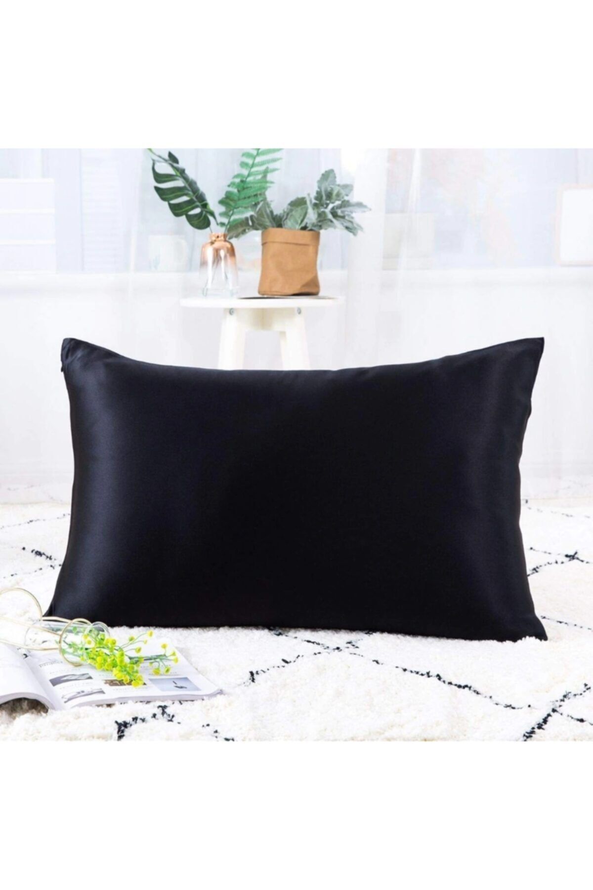 Pillow shop case black